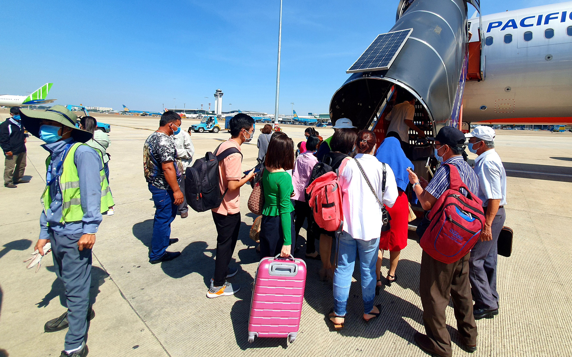 Mua vé Vietnam Airlines sao lại bay Pacific Airlines?