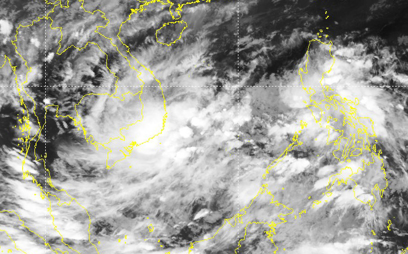 Biển Đông xuất hiện vùng áp thấp, từ miền Trung trở vào Nam Bộ mưa lớn