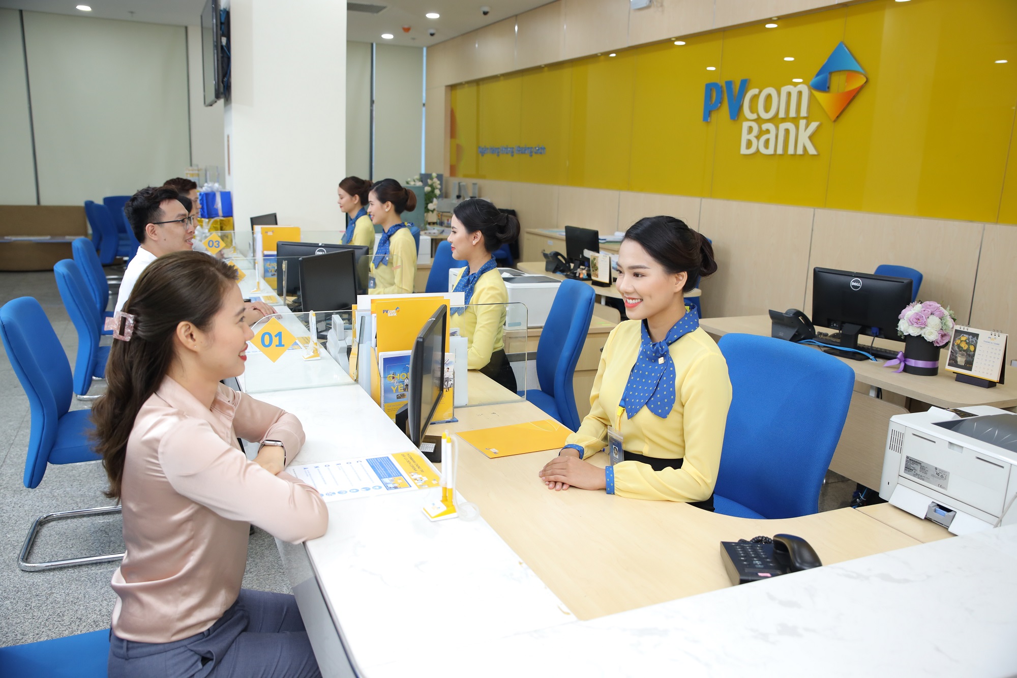 PVcomBank đạt kết quả kinh doanh tích cực nhờ mảng bán lẻ, khách hàng doanh nghiệp nhỏ và vừa - Ảnh 1.