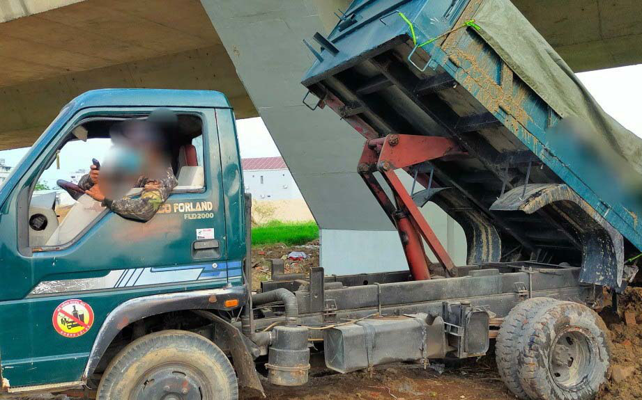 Một phường ở Đà Nẵng rao thưởng 1-3 triệu đồng cho người phát hiện xe đổ xà bần- Ảnh 4. Tổ