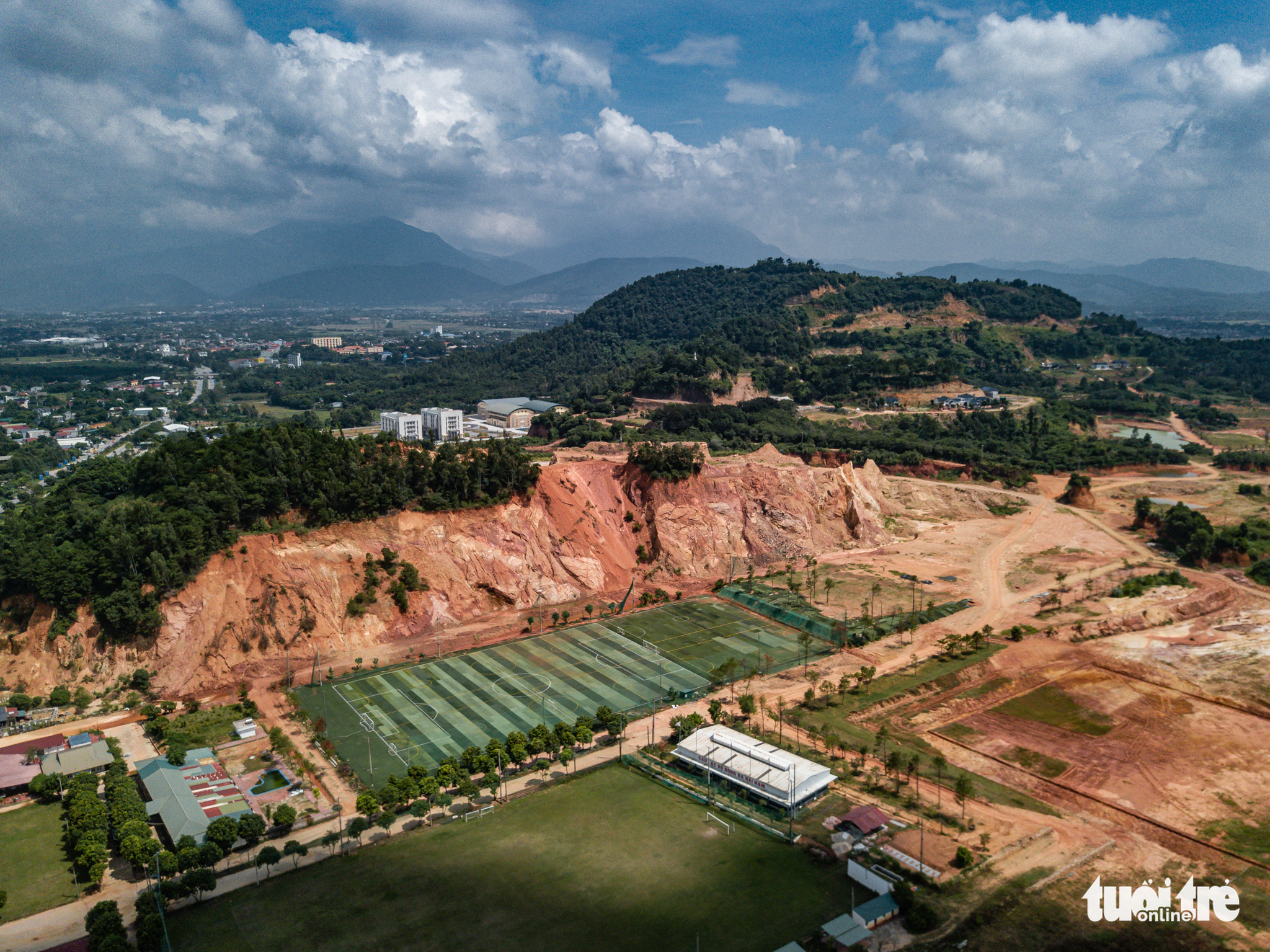 Ảnh quần thể núi Đinh vẫn bị tàn phá khủng khiếp để xây biệt thự, biệt phủ - Ảnh 5.