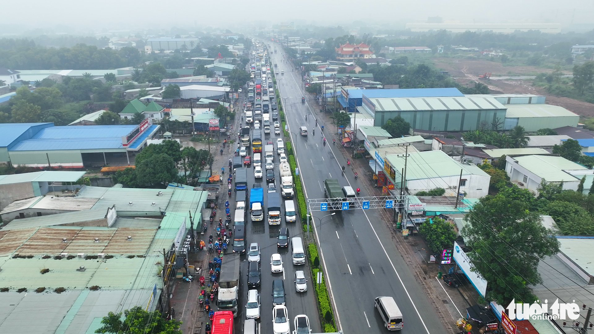 Vẫn chưa biết khi nào hết thu phí trên quốc lộ 51 - Ảnh 2.