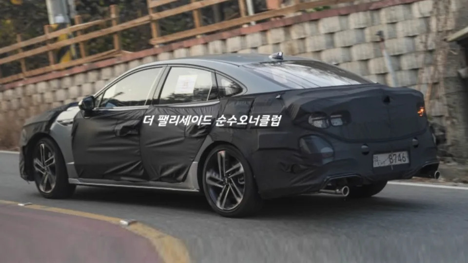 Hyundai Sonata 2023 để lộ bản nâng cấp lớn trước tin đồn khai tử - Ảnh 3.