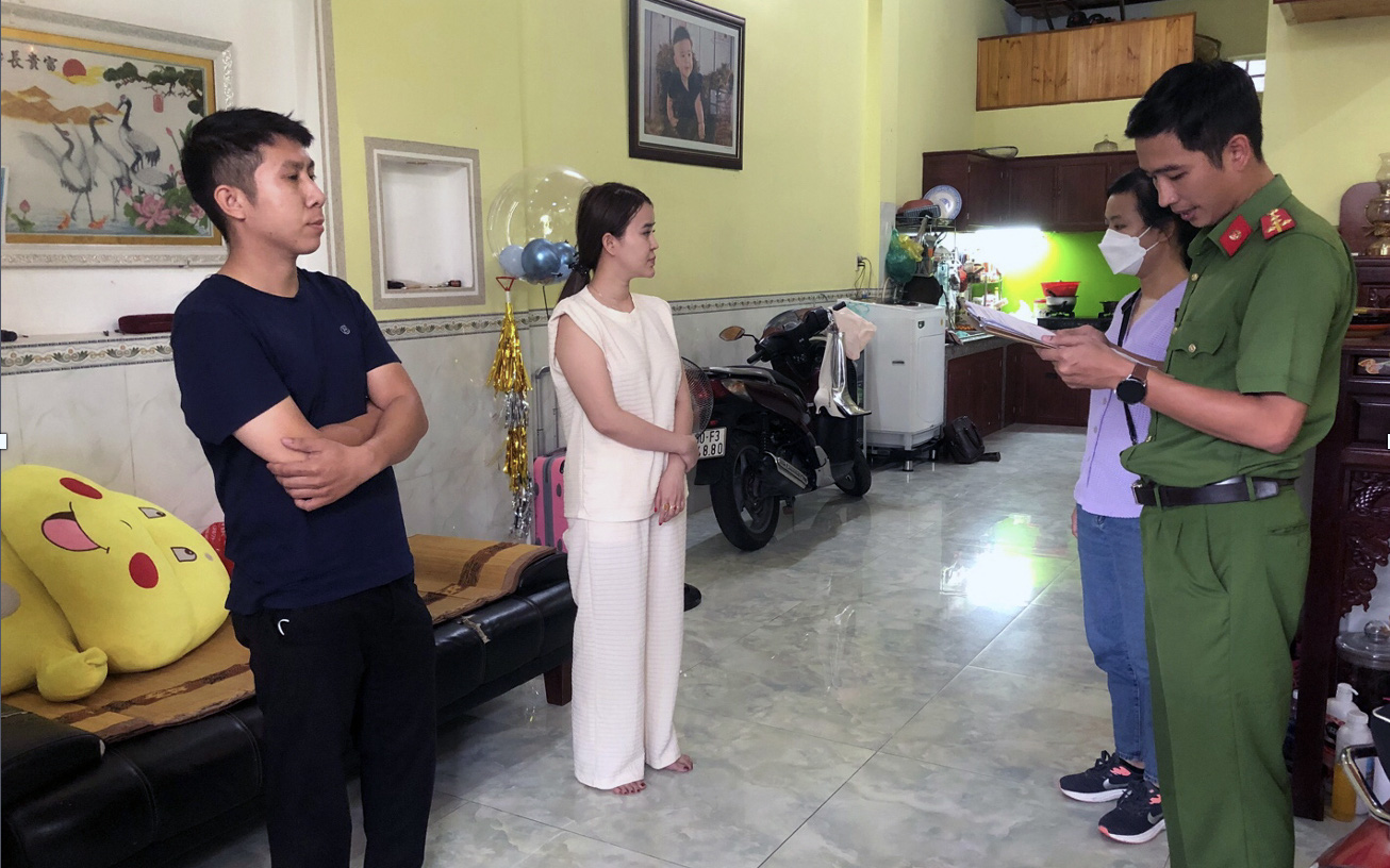 Vụ múa thoát y tại quán karaoke: Khởi tố băng nhóm bắt giữ, ép buộc nhiều cô gái vay nợ, bán dâm