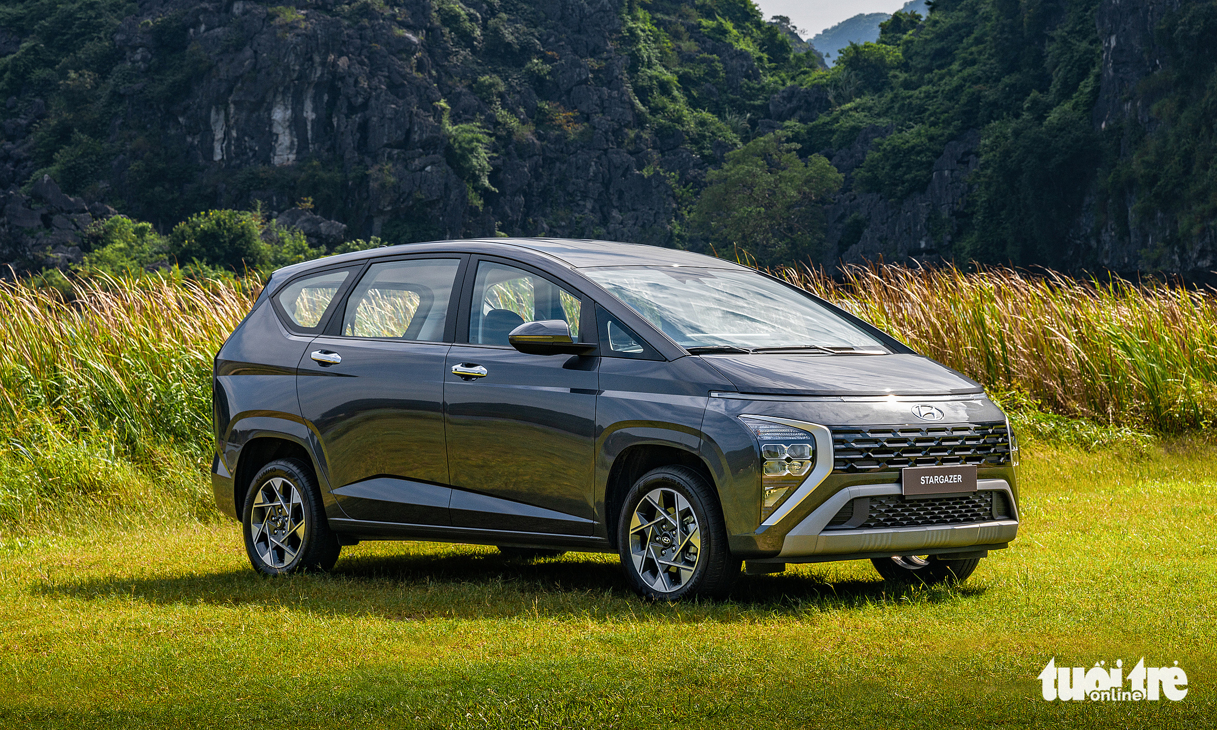 ベトナムで販売されている新車: セグメントで最高のモデル、モデルは道を見つけるのに苦労しています - 写真 9. ベトナムで販売されている新車: セグメントで最高のモデル、モデルは道を見つけるのに苦労しています - 写真 9.