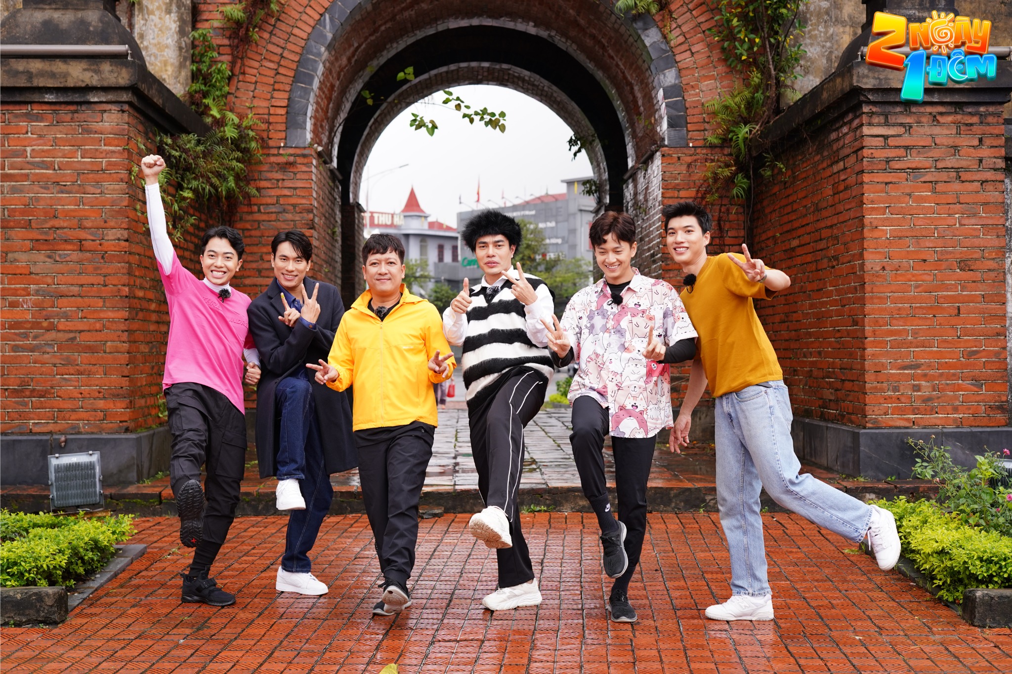 ニュースウォッチ - 週末に耳を傾ける: 1 泊 2 日の帰国、Phi Phung は市場でヨーグルトを販売することを恐れていません - 写真 3. ニュースウォッチ - 週末に耳を傾ける: 1 泊 2 日の帰国、Phi Phung は市場でヨーグルトを販売することを恐れていません - 写真 3.