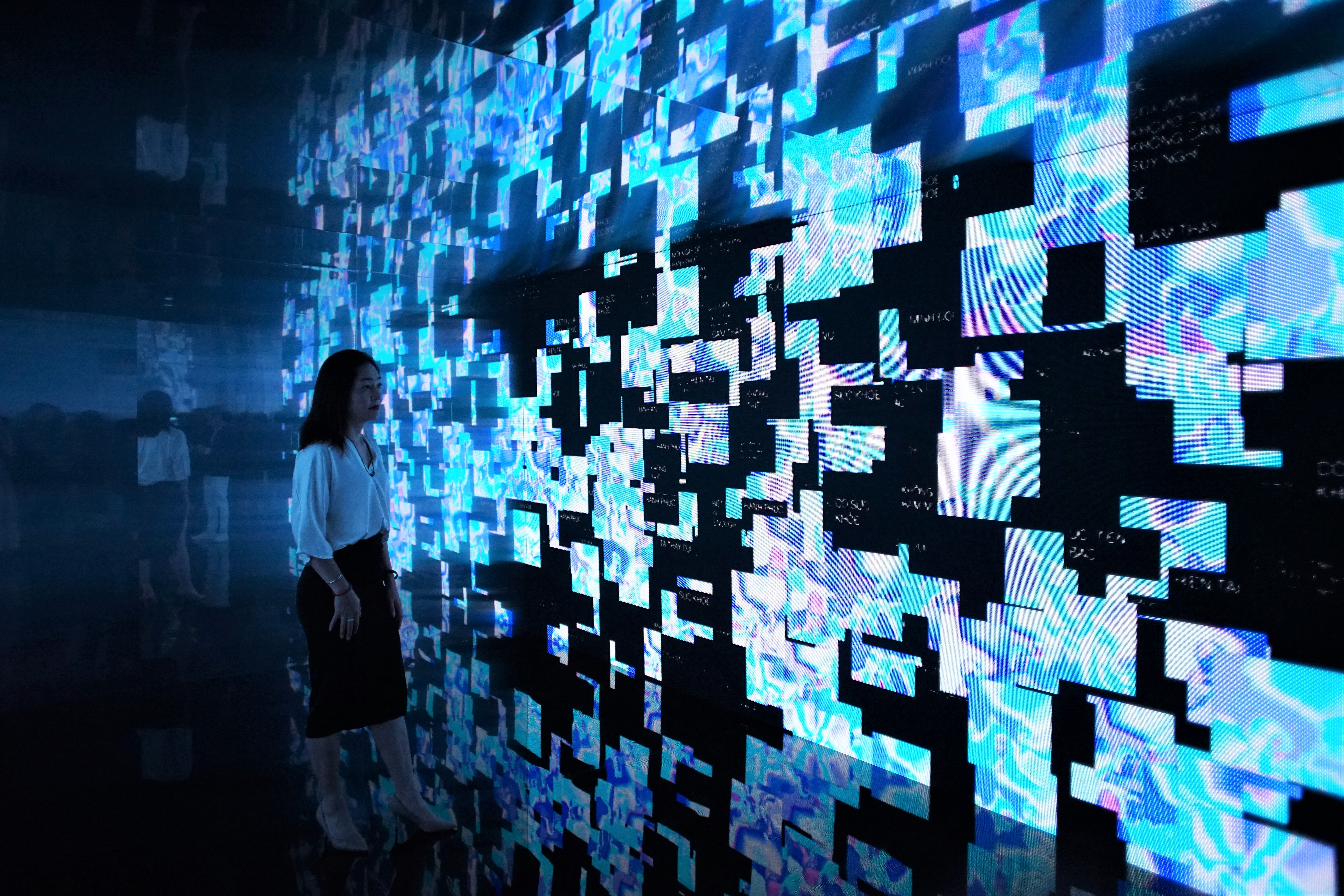 ニュース ウォッチ - 週末に耳を傾ける: 1 泊 2 日、Phi Phung は市場でヨーグルトを販売することを恐れていません - 写真 4. ニュース ウォッチ - 週末に耳を傾ける: 1 泊 2 日、Phi Phung は市場でヨーグルトを販売することを恐れていません - 写真 4.