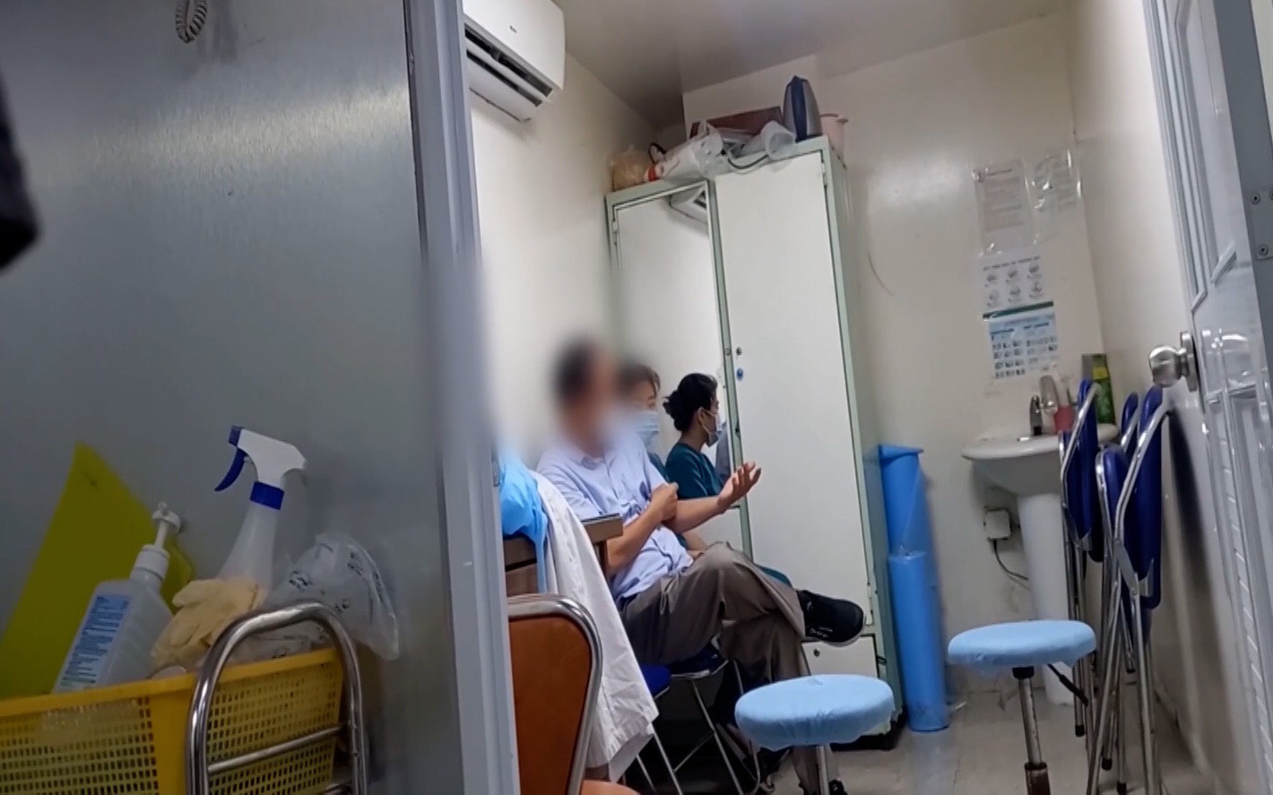 Bác sĩ Trung Quốc bị tước chứng chỉ hành nghề vì 'vẽ bệnh án'