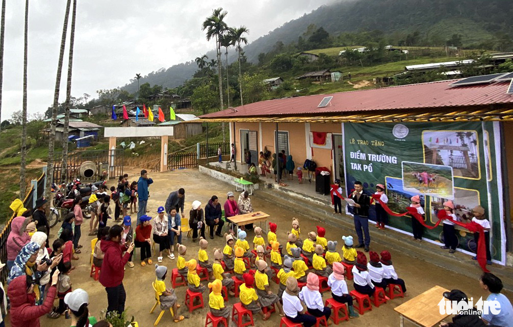 Trường Tắk Pổ đón học sinh vào lớp sau 3 năm xây dựng - Ảnh 1. Trường Tắk Pổ đón học sinh vào lớp sau 3 năm xây dựng - Ảnh 1.