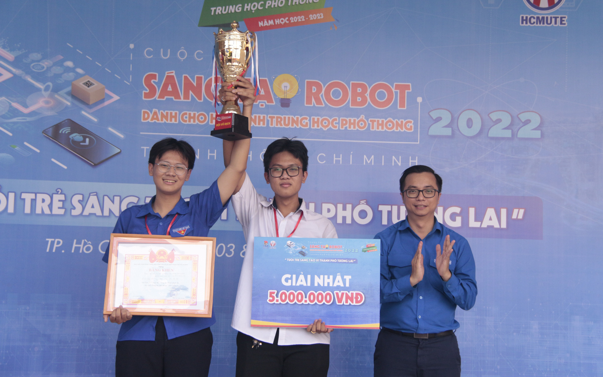 Kịch tính đến giây cuối cùng vòng chung kết cuộc thi sáng tạo robot dành cho học sinh THPT