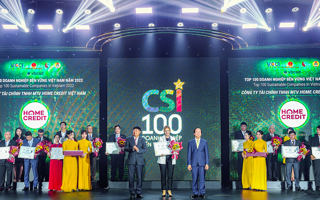 Home Credit Việt Nam công bố Báo cáo phát triển bền vững 2023- Ảnh 3. Home Credit lọt Top 100 doanh nghiệp bền vững Việt Nam nhờ chiến lược ESG toàn diện