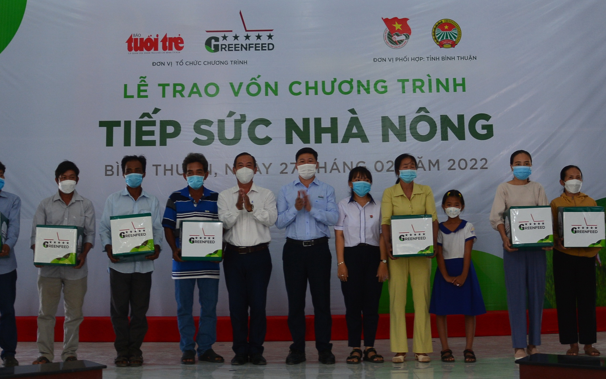 Cho vịt nghe nhạc sàn, xuất bán thu tiền tỉ- Ảnh 6. Có vốn mua gà vịt chăn thả, cuộc sống đỡ vất vả rất nhiều