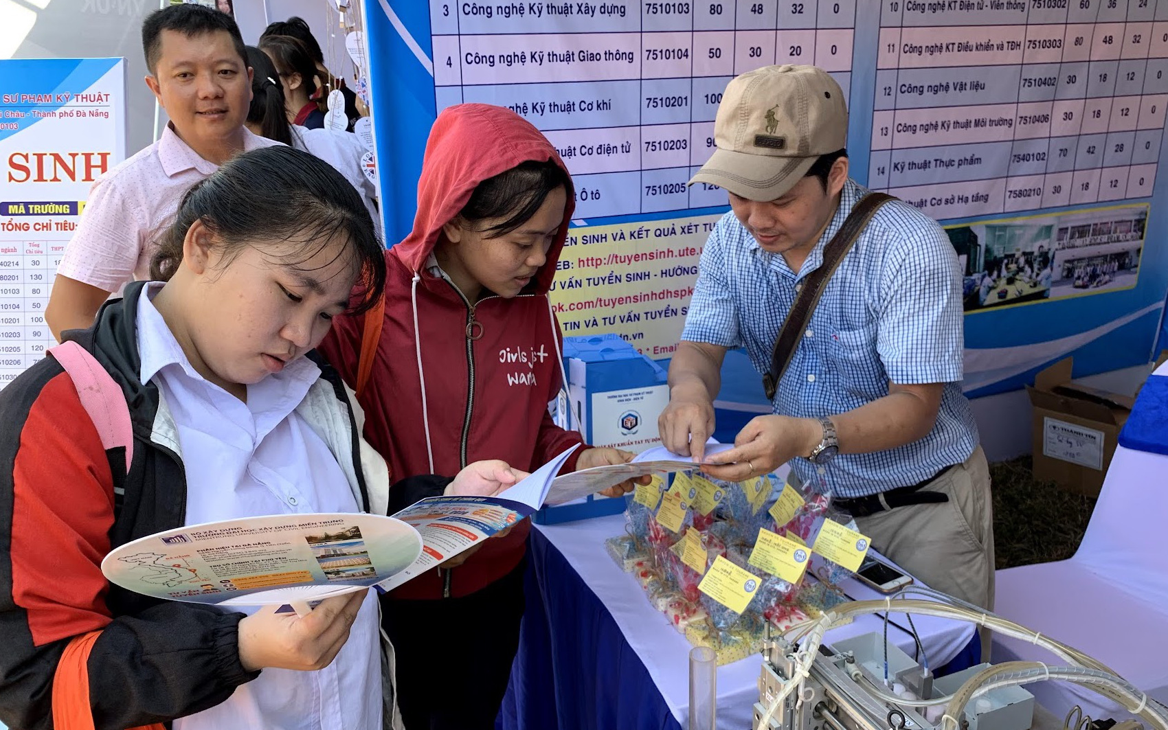Đại học Đà Nẵng có điểm chuẩn xét tuyển sớm, điểm những ngành mới ra sao?- Ảnh 2. Đại học Đà Nẵng mở rộng tuyển sinh riêng, thêm phương thức xét tuyển