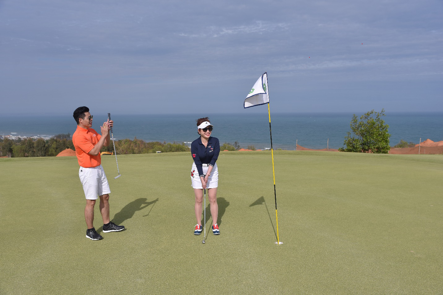 Siêu đô thị NovaWorld Phan Thiet thêm nóng với trải nghiệm bay trực thăng - Ảnh 3. Siêu đô thị NovaWorld Phan Thiet thêm nóng với trải nghiệm bay trực thăng - Ảnh 3.