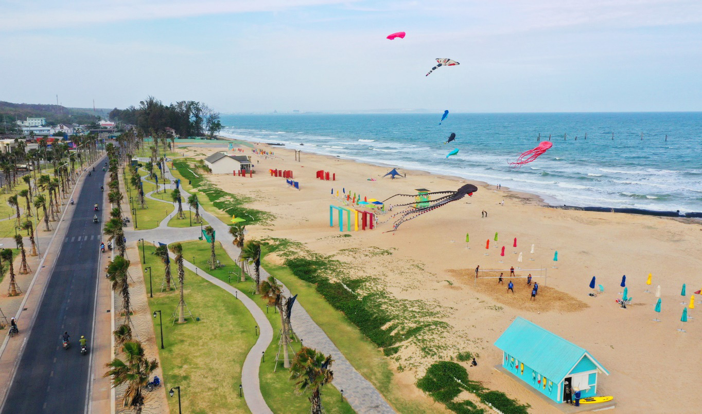 Siêu đô thị NovaWorld Phan Thiet thêm nóng với trải nghiệm bay trực thăng - Ảnh 4. Siêu đô thị NovaWorld Phan Thiet thêm nóng với trải nghiệm bay trực thăng - Ảnh 4.