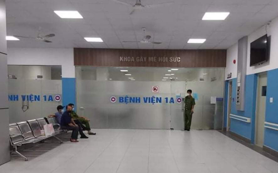 Phát hiện thi thể người nước ngoài quấn trong túi ni lông- Ảnh 2. Khám nghiệm tử thi nữ bệnh nhân tử vong khi nâng ngực tại Bệnh viện 1A