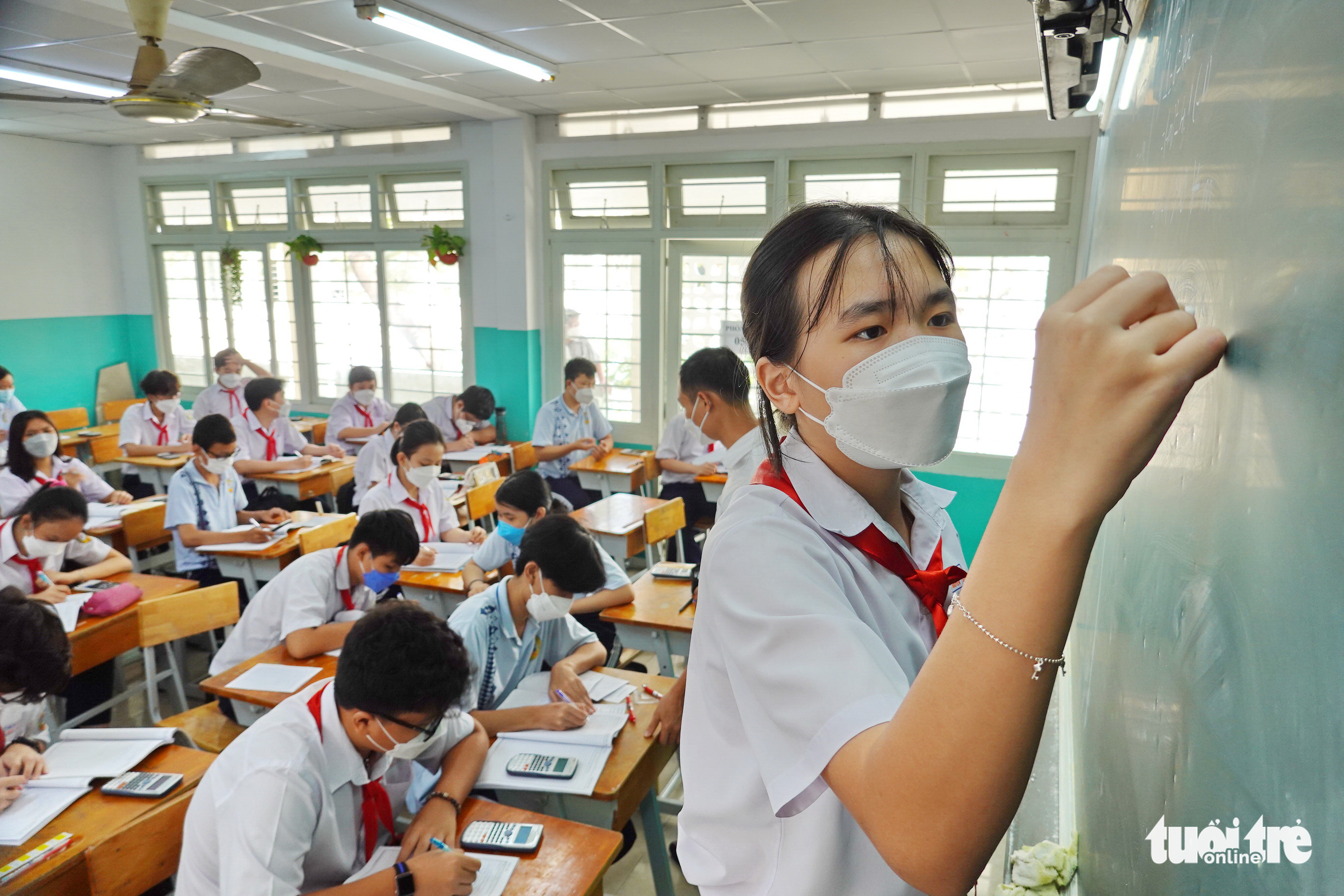 Hơn 100 tổ hợp môn học lớp 10: Học sinh chọn, nhà trường tư vấn - Ảnh 1.