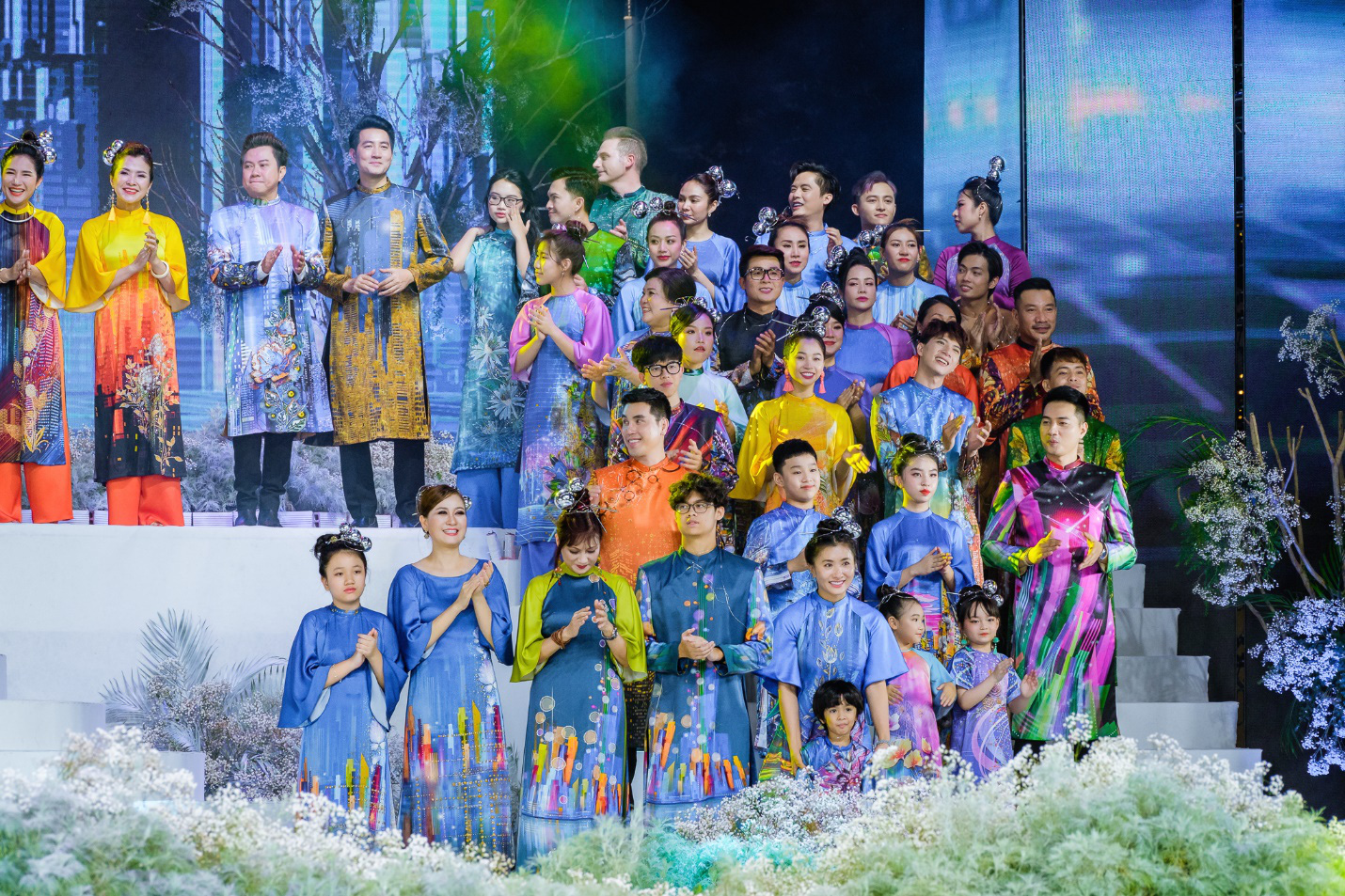 Thái Tuấn trình làng BST mới tại lễ hội áo dài TP.HCM 2022 - Ảnh 3.