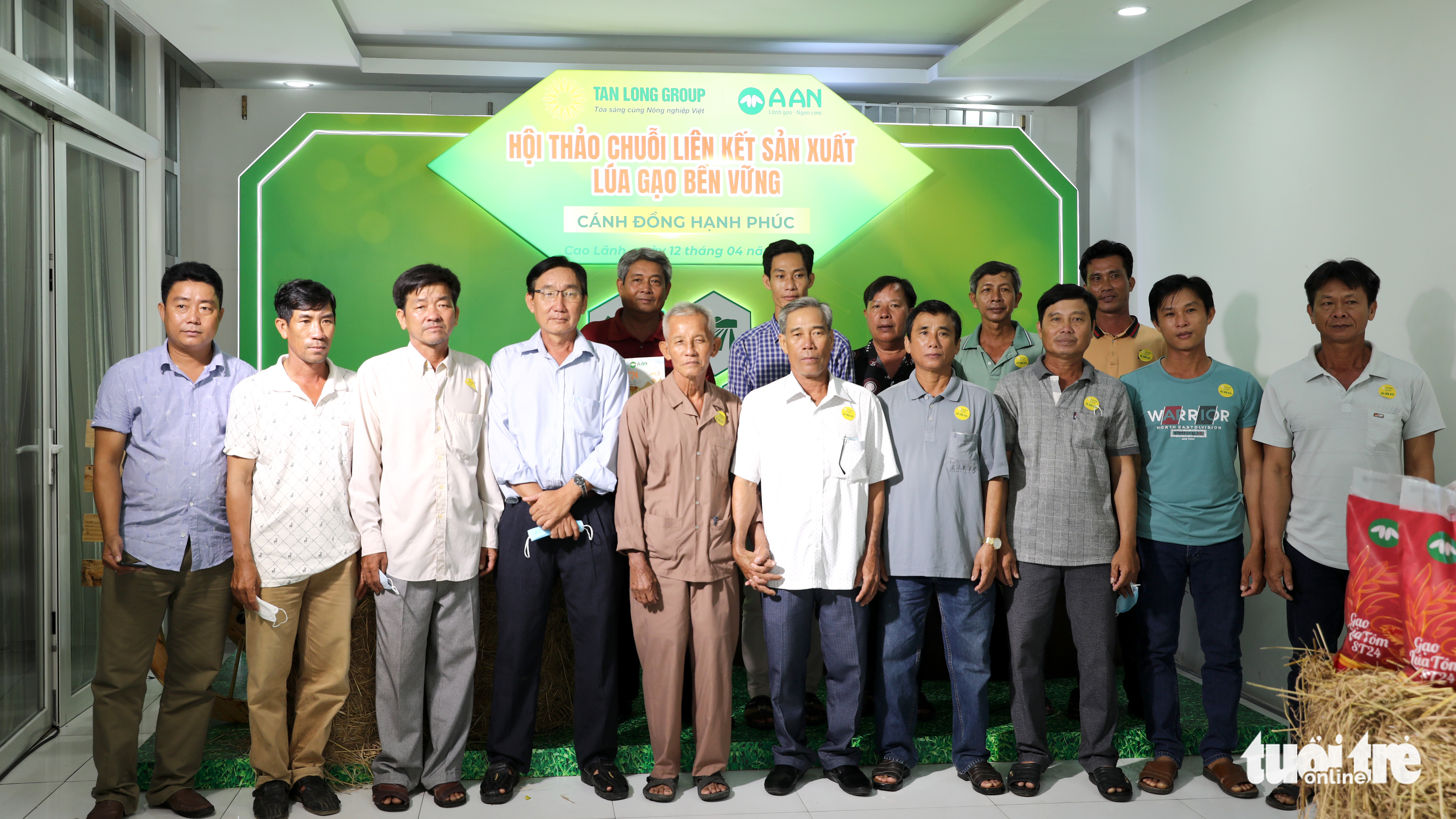 Phấn đấu sản xuất 1 triệu tấn gạo chất lượng cao trước năm 2030 - Ảnh 2. Phấn đấu sản xuất 1 triệu tấn gạo chất lượng cao trước năm 2030 - Ảnh 2.