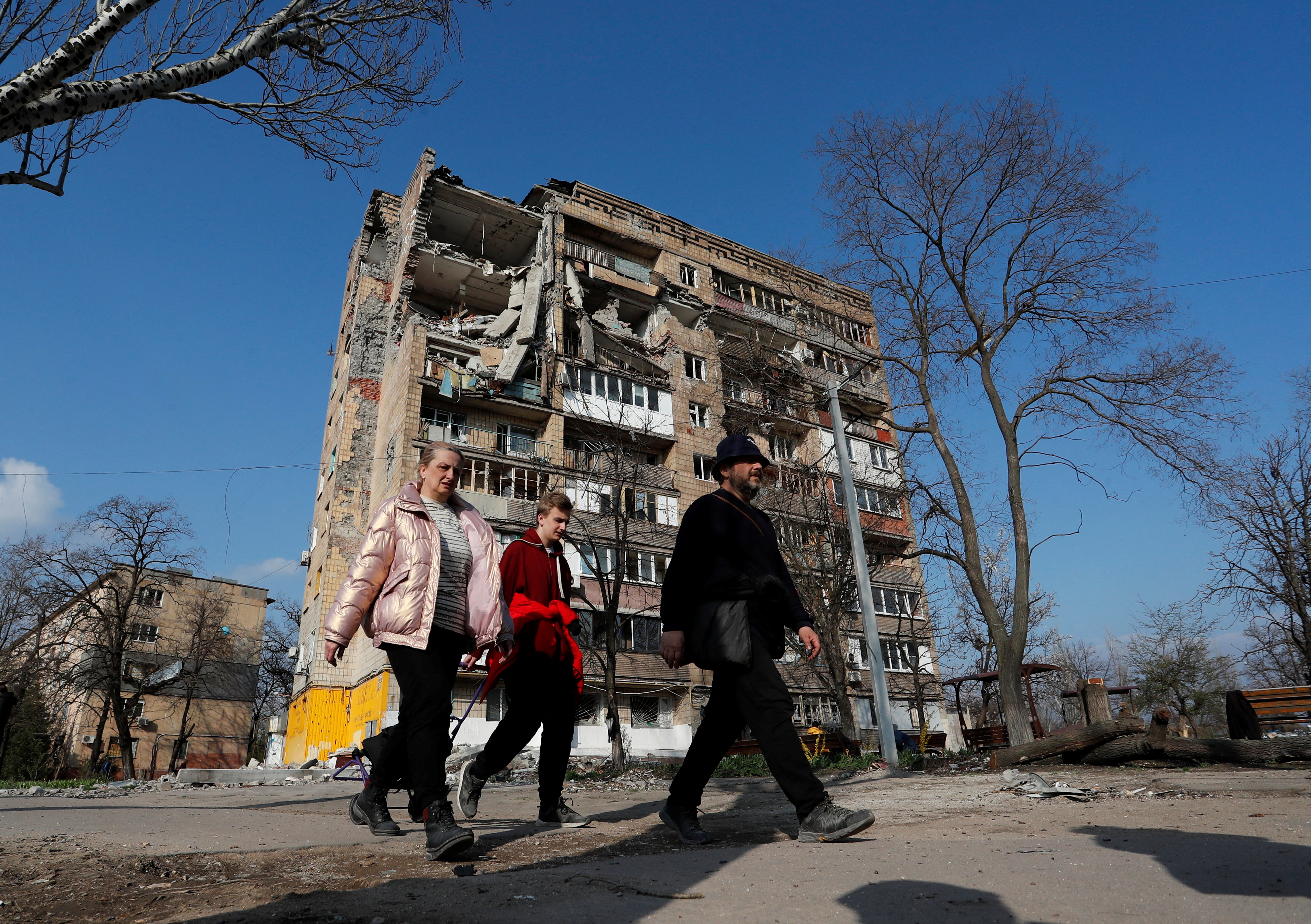 Бомбят киев сегодня последние новости. Бомбардировка городов Украины. Российский город.