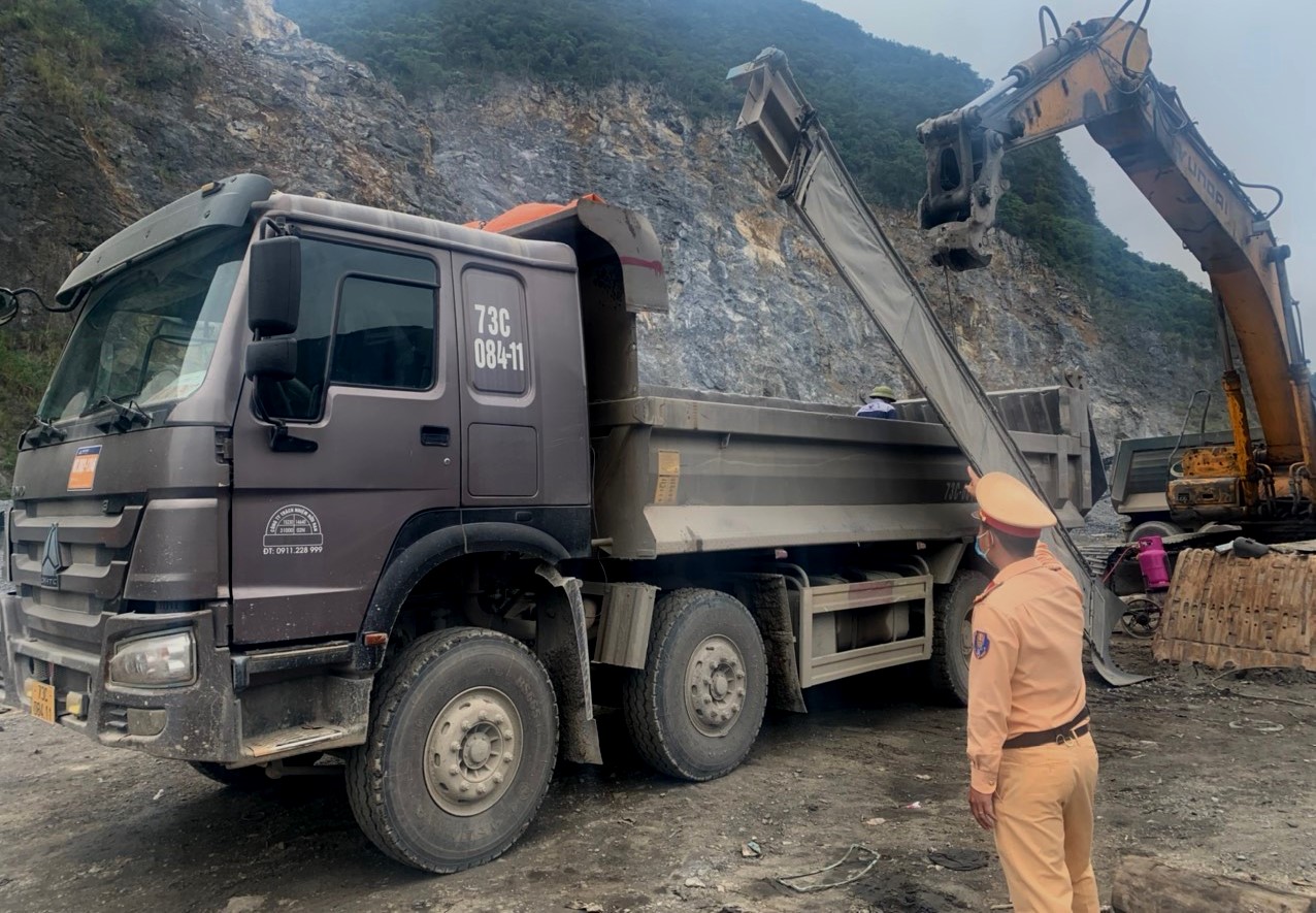 Tin sáng 16-7: Xem xét tiêm ngừa COVID trẻ dưới 5 tuổi; Kỷ luật nghiêm đảng viên vi phạm hôn nhân - Ảnh 1. Tin sáng 16-7: Xem xét tiêm ngừa COVID trẻ dưới 5 tuổi; Kỷ luật nghiêm đảng viên vi phạm hôn nhân - Ảnh 1.