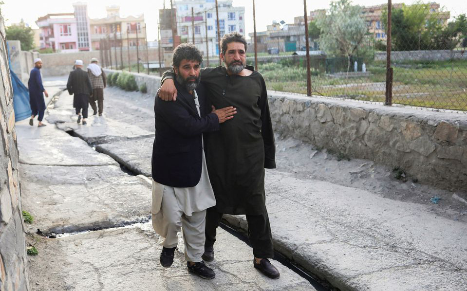 Bộ trưởng Afghanistan thiệt mạng vì bom nổ, nghi bị IS sát hại - Ảnh 2.