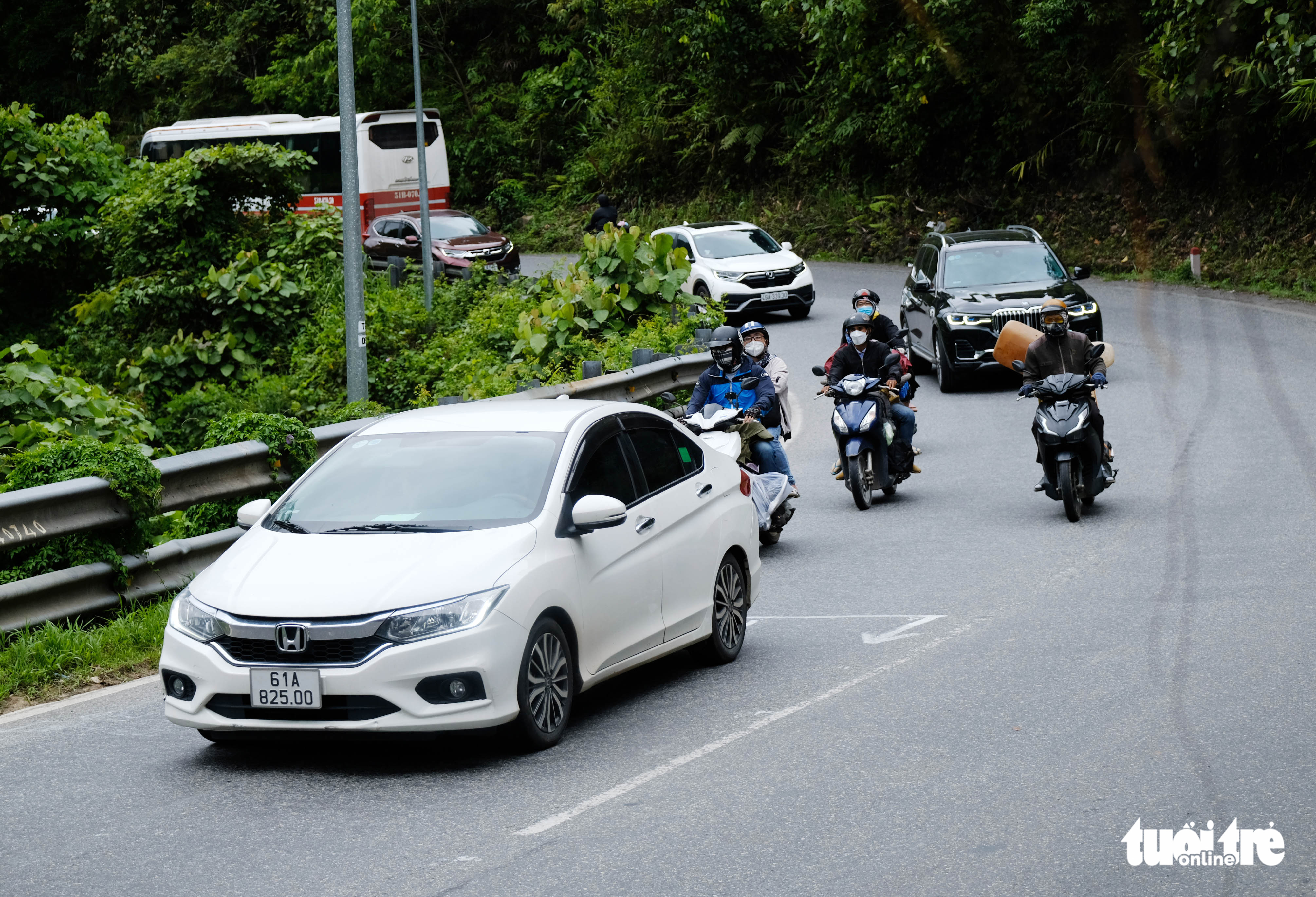 Trời mát, đường thông, du khách lai rai đến Đà Lạt - Ảnh 5. Trời mát, đường thông, du khách lai rai đến Đà Lạt - Ảnh 5.