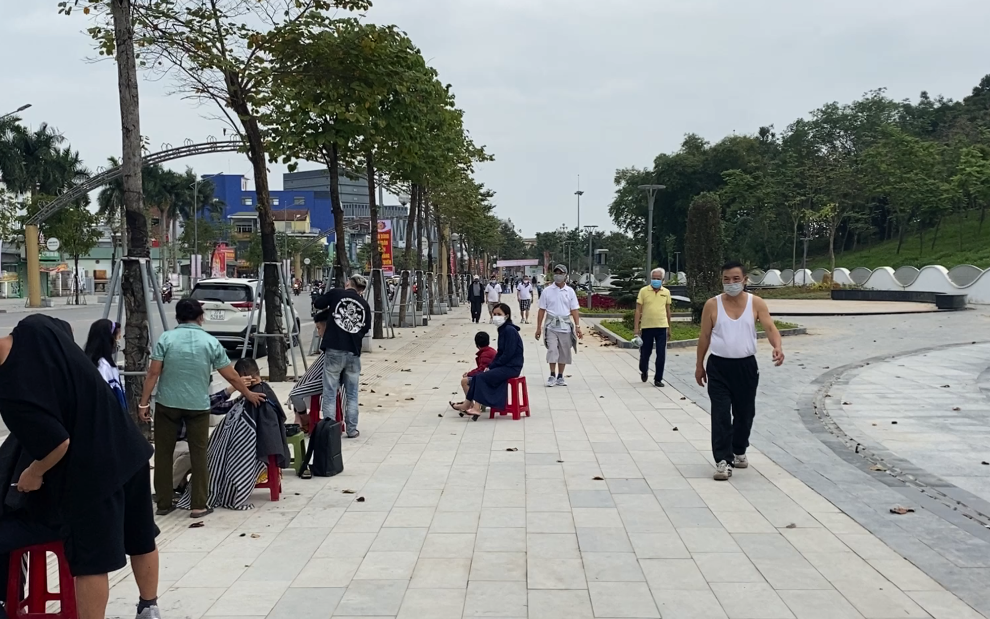 TP Vinh mở rộng và sáp nhập, phường nào sẽ mất tên gọi?- Ảnh 2. TP Vinh thí điểm phố đi bộ đầu tiên từ tối 8-4