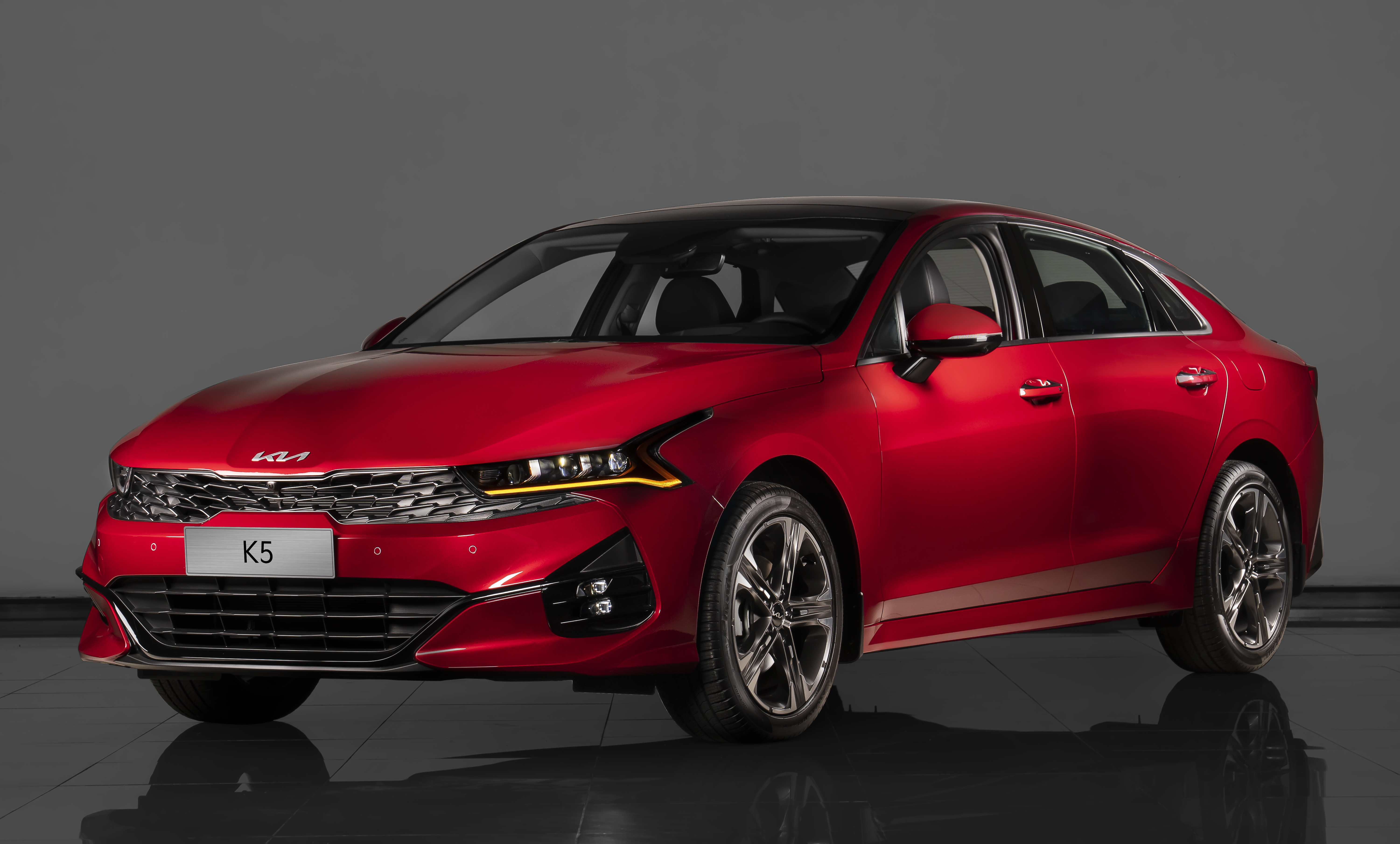 Kia K5 - D sedan cao cấp chinh phục người trẻ - Ảnh 2. Kia K5 - D sedan cao cấp chinh phục người trẻ - Ảnh 2.