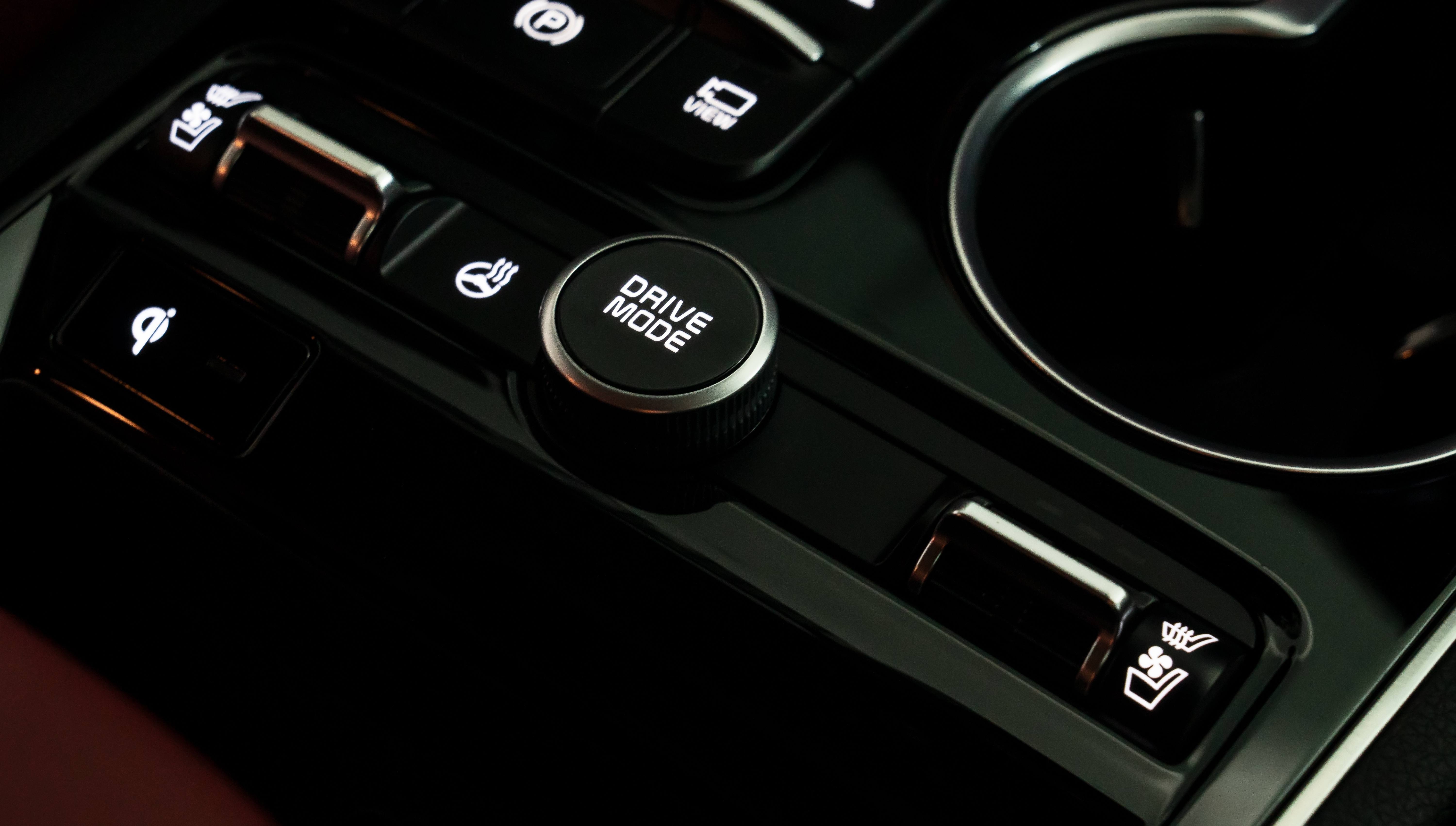 Kia K5 - D sedan cao cấp chinh phục người trẻ - Ảnh 5. Kia K5 - D sedan cao cấp chinh phục người trẻ - Ảnh 5.