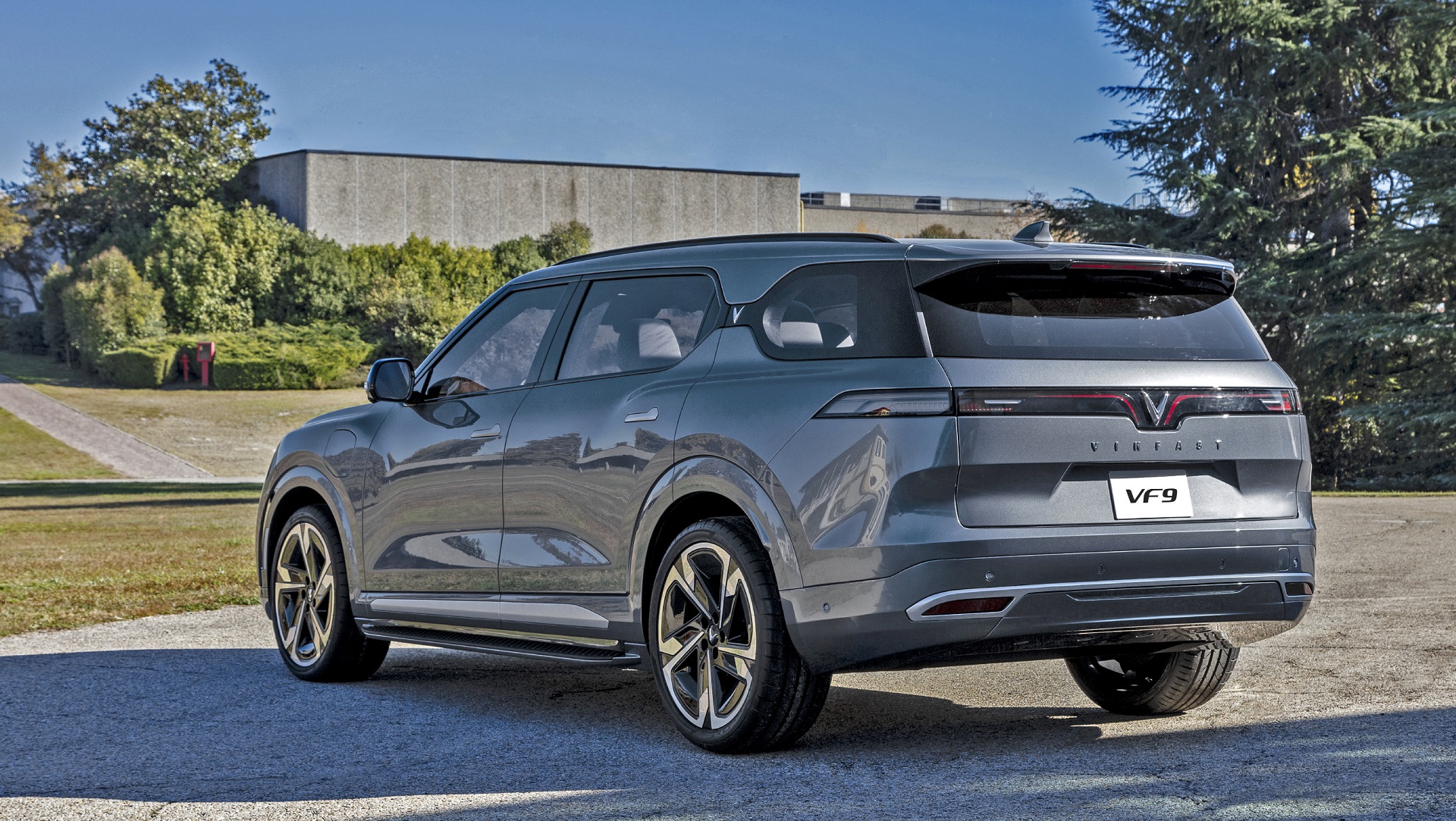 Sắp được lái thử xe điện VF 8 của VinFast tại Mỹ - Ảnh 3. Sắp được lái thử xe điện VF 8 của VinFast tại Mỹ - Ảnh 3.