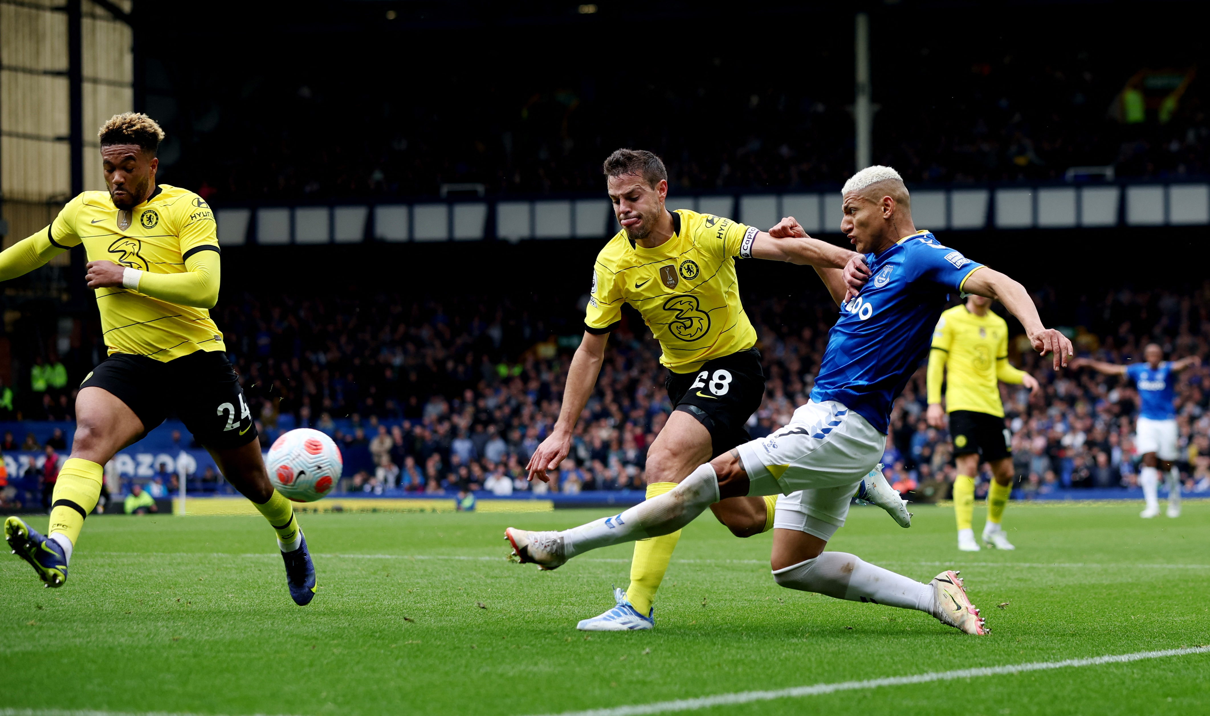 HLV Lampard hạ đội bóng cũ Chelsea, giúp Everton sống lại hy vọng trụ hạng - Ảnh 2. HLV Lampard hạ đội bóng cũ Chelsea, giúp Everton sống lại hy vọng trụ hạng - Ảnh 2.