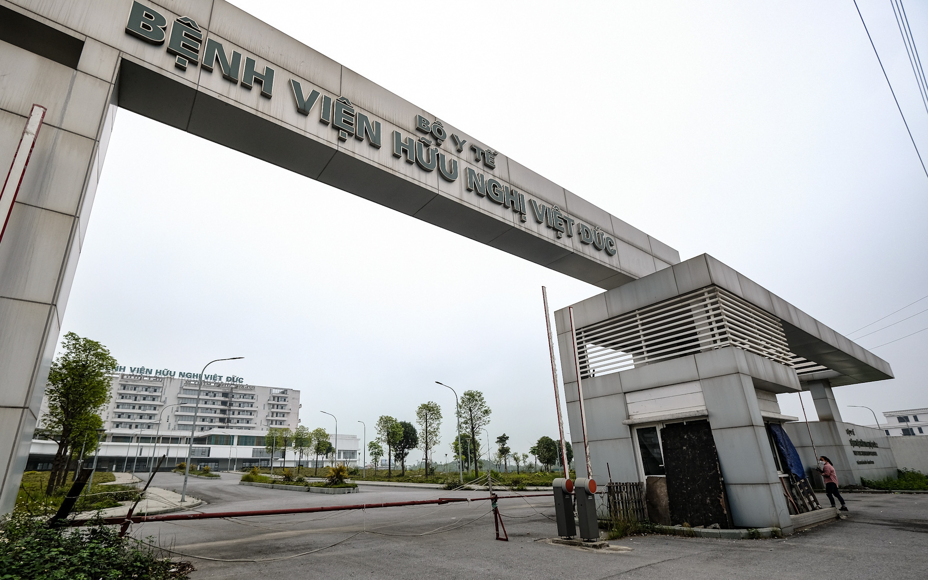 Đang tích cực tháo gỡ vướng mắc dự án Bệnh viện Bạch Mai, Việt Đức cơ sở 2- Ảnh 3. Bệnh viện Bạch Mai và Việt Đức cơ sở 2 chậm tiến độ đến 7 năm, vì sao?