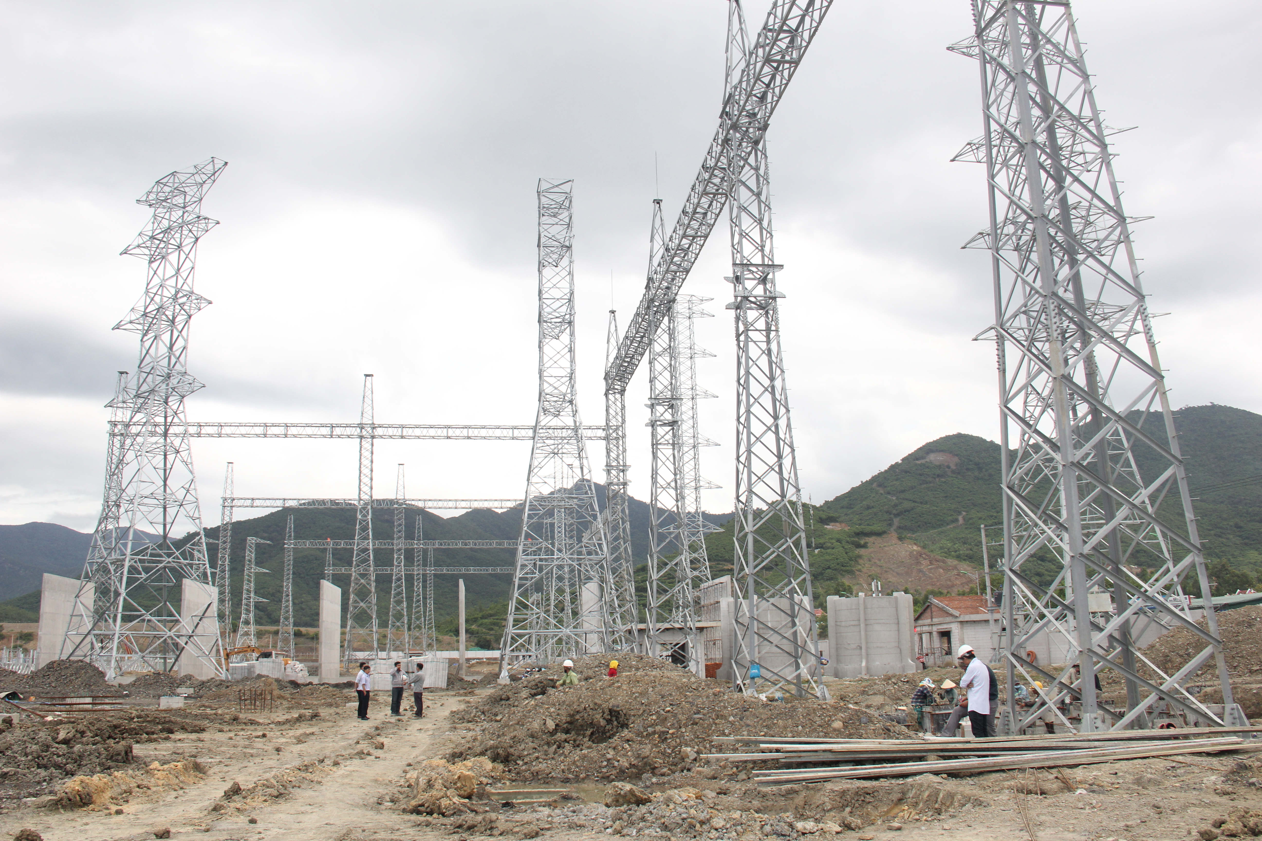 Thi công thần tốc để giải tỏa công suất nhà máy điện BOT Vân Phong - Ảnh 3.