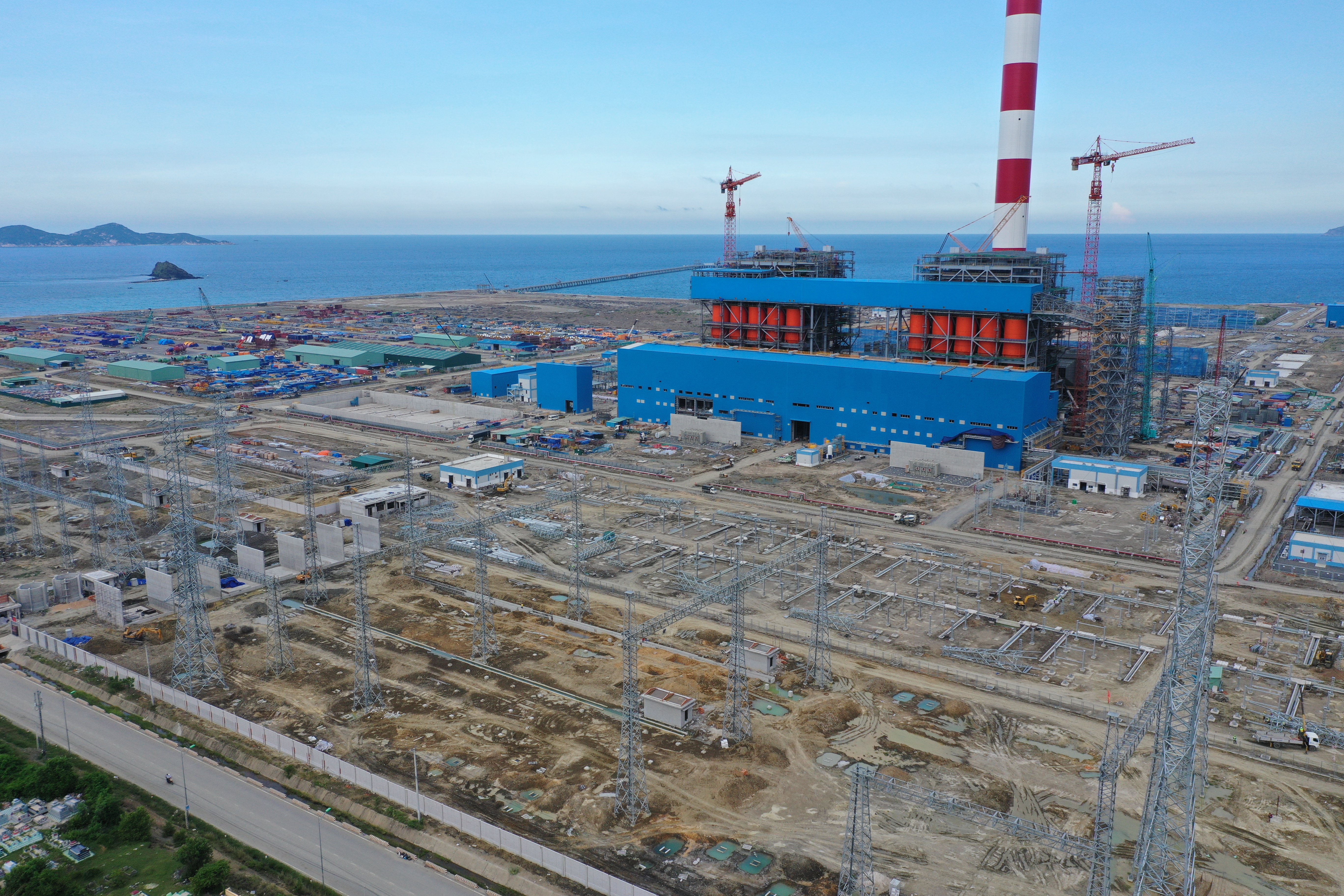 Thi công thần tốc để giải tỏa công suất nhà máy điện BOT Vân Phong - Ảnh 4.