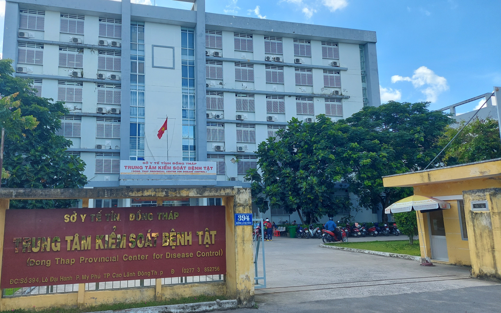 Vụ Việt Á: Phạt nguyên giám đốc CDC Đồng Tháp 2 năm tù, cho hưởng án treo- Ảnh 3. Khởi tố, bắt tạm giam giám đốc CDC Đồng Tháp liên quan vụ Việt Á