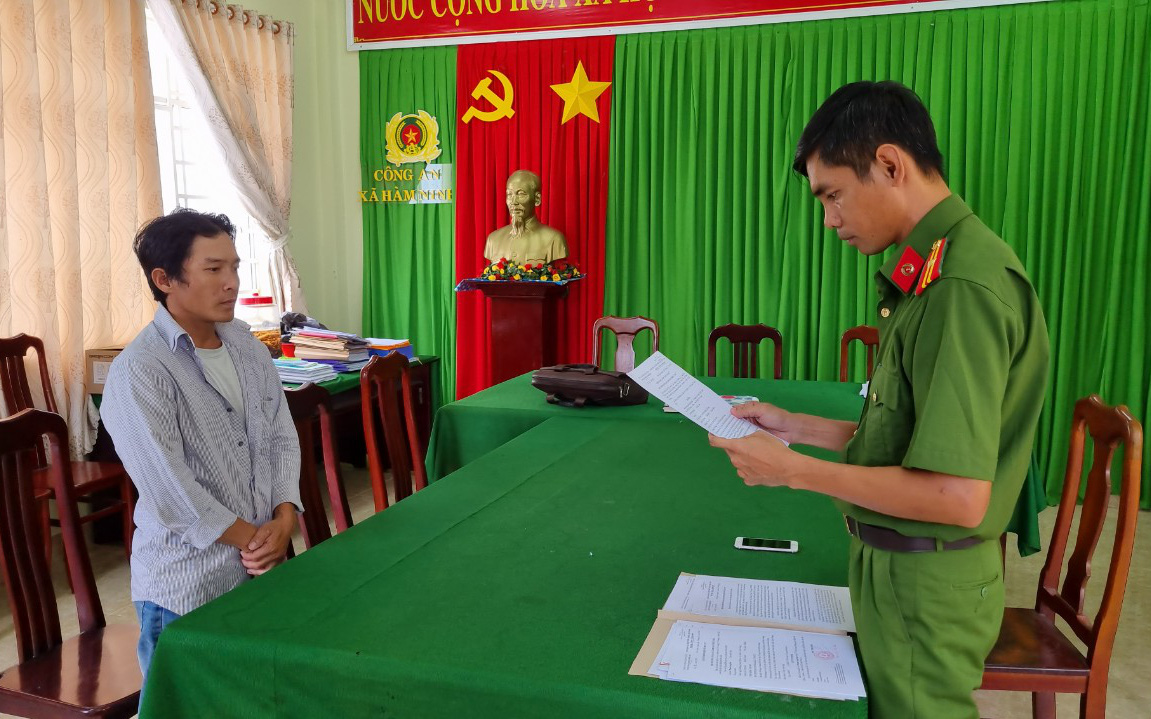 Bắt hai người chặt phá cây Kiền Kiền ở rừng đặc dụng Phú Quốc - Ảnh 2.