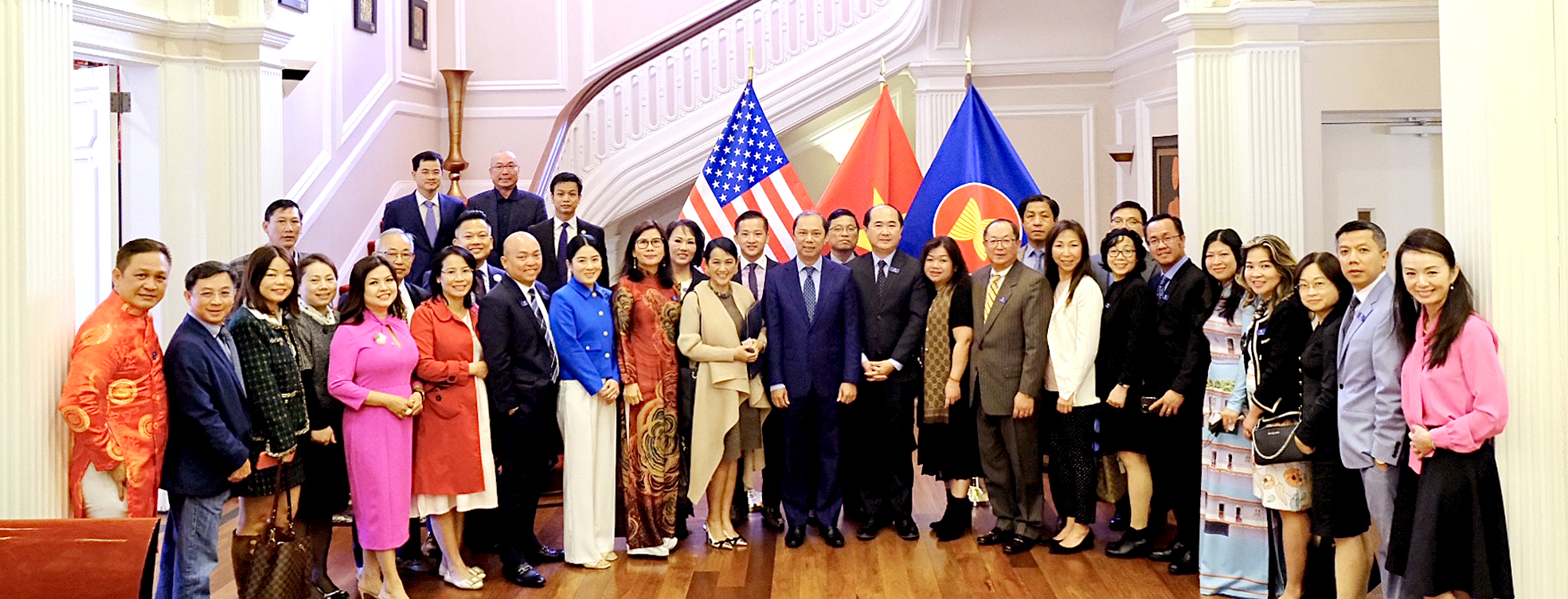 Đại sứ Việt Nam tại Mỹ Nguyễn Quốc Dũng: Tranh thủ tối đa ngoại lực để phát triển đất nước - Ảnh 13.