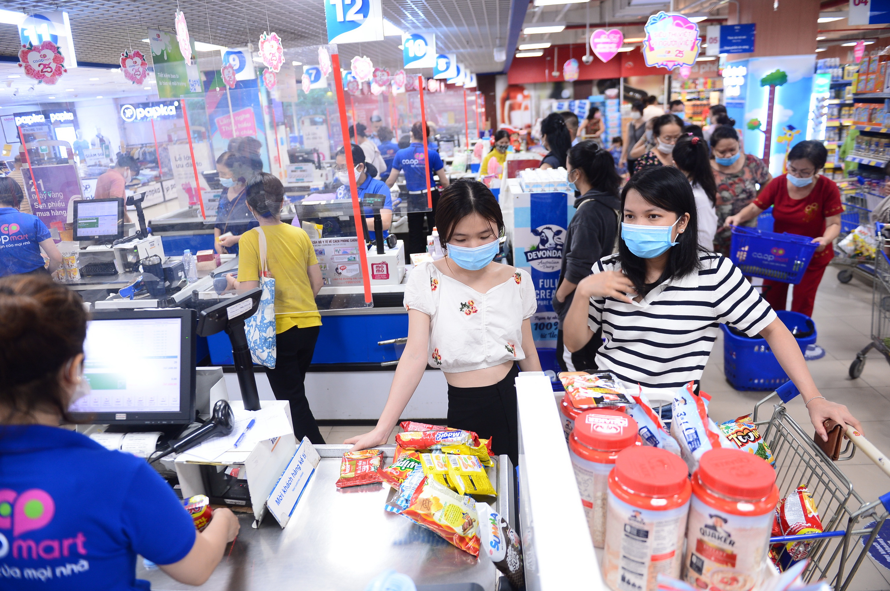 33 năm vượt khó và đổi mới của Saigon Co.op - Ảnh 1. 33 năm vượt khó và đổi mới của Saigon Co.op - Ảnh 1.
