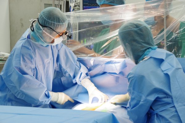 3 bệnh viện ở TP.HCM ‘hợp sức’ thiết lập mạng lưới quản lý hiến - ghép thận bằng công nghệ - Ảnh 1. 3 bệnh viện ở TP.HCM ‘hợp sức’ thiết lập mạng lưới quản lý hiến - ghép thận bằng công nghệ - Ảnh 1.