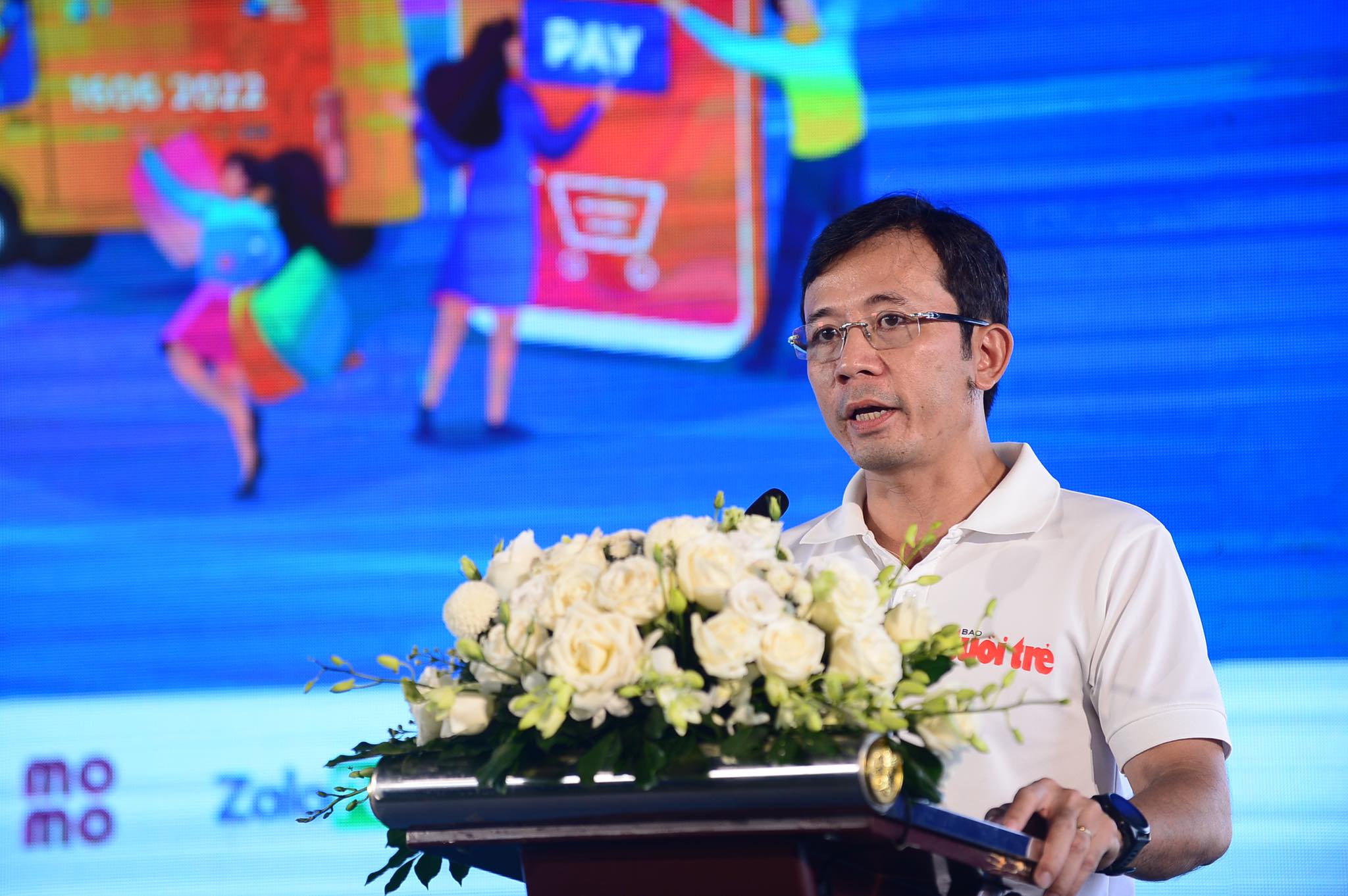 Tưng bừng khai mạc Chợ phiên Không tiền mặt dành cho công nhân - Ảnh 3. Tưng bừng khai mạc Chợ phiên Không tiền mặt dành cho công nhân - Ảnh 3.