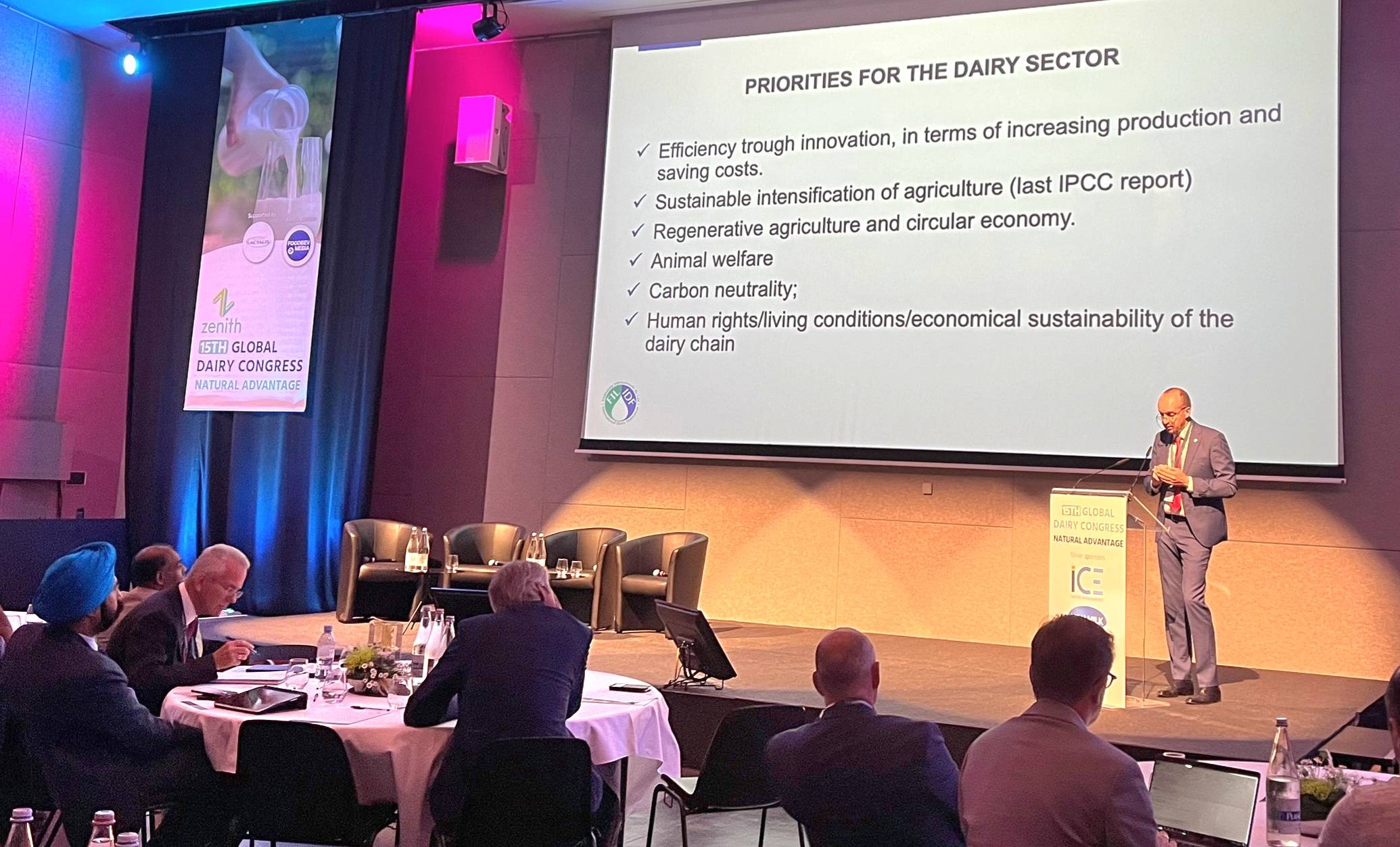 Giới thiệu mô hình phát triển bền vững ngành sữa Việt Nam tại hội nghị sữa toàn cầu - Ảnh 2.