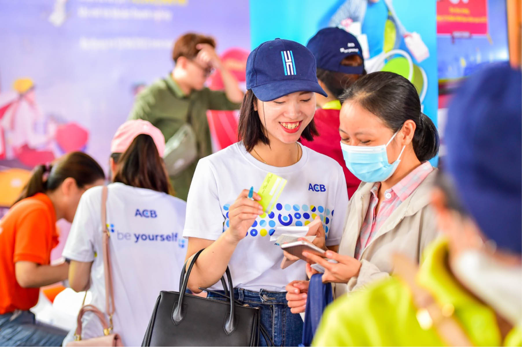 ACB nâng tầm trải nghiệm không tiền mặt - Ảnh 1. ACB nâng tầm trải nghiệm không tiền mặt - Ảnh 1.