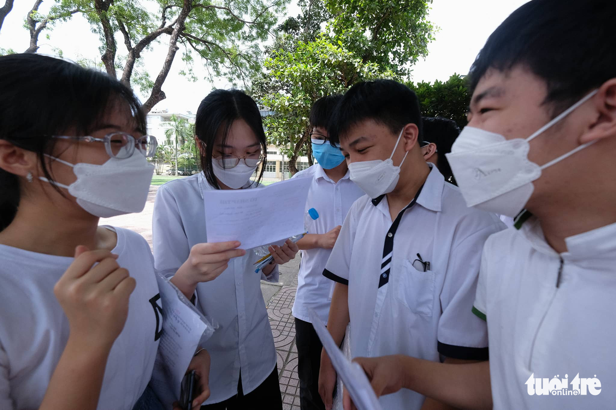Đề văn thi vào lớp 10 ở Hà Nội: Thí sinh nói đề vừa sức - Ảnh 9. Đề văn thi vào lớp 10 ở Hà Nội: Thí sinh nói đề vừa sức - Ảnh 9.
