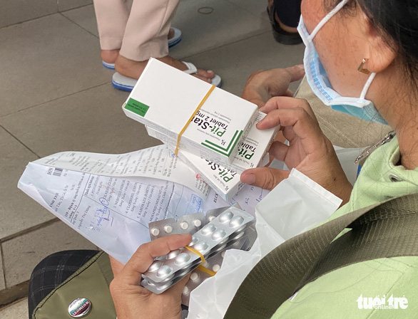 Người bệnh kêu thiếu thuốc, các giám đốc bệnh viện nói không phải do sợ sai - Ảnh 2.