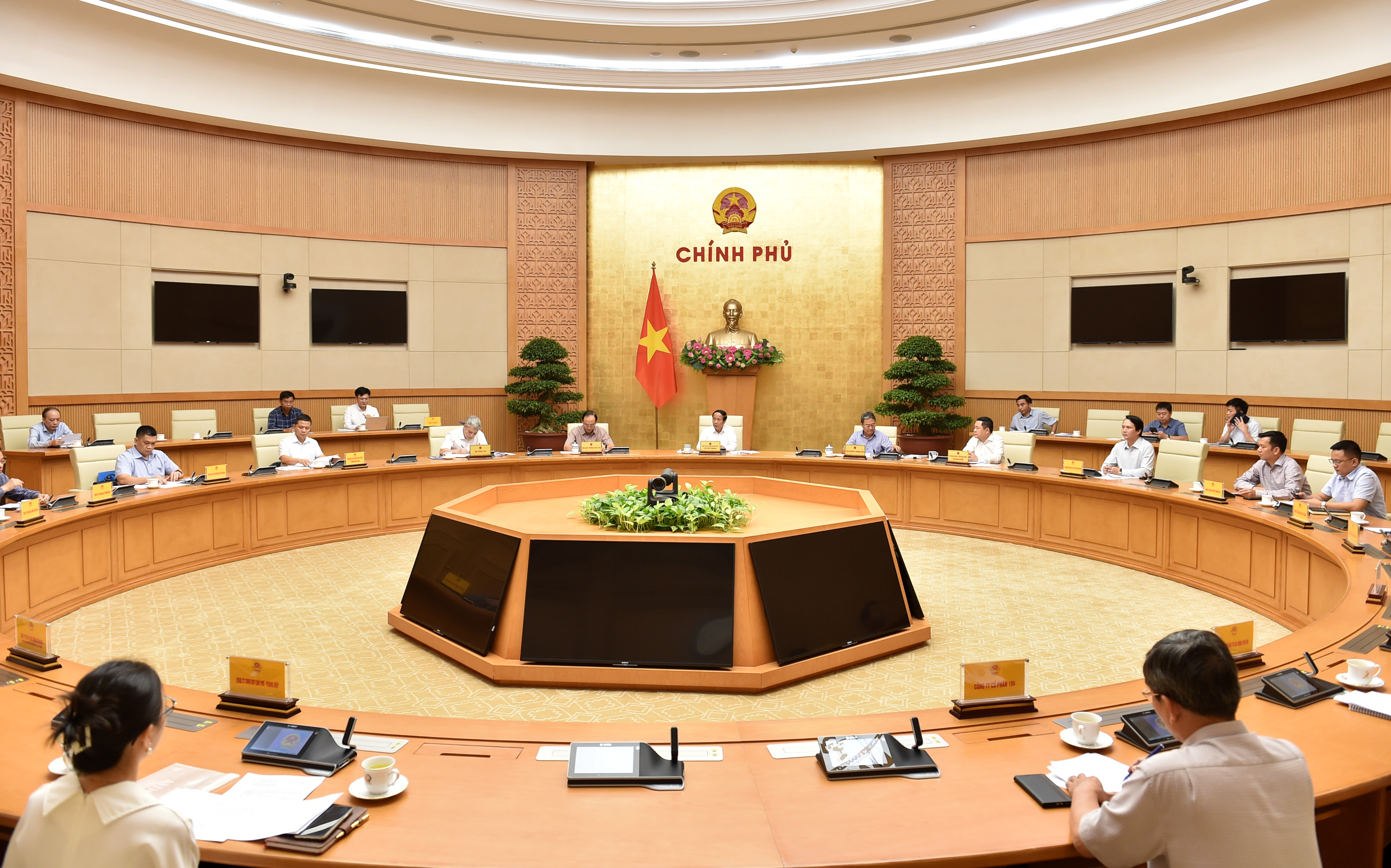 Kiên quyết thu phí không dừng trước 31-7, nếu không sẽ xả trạm - Ảnh 2. Kiên quyết thu phí không dừng trước 31-7, nếu không sẽ xả trạm - Ảnh 2.