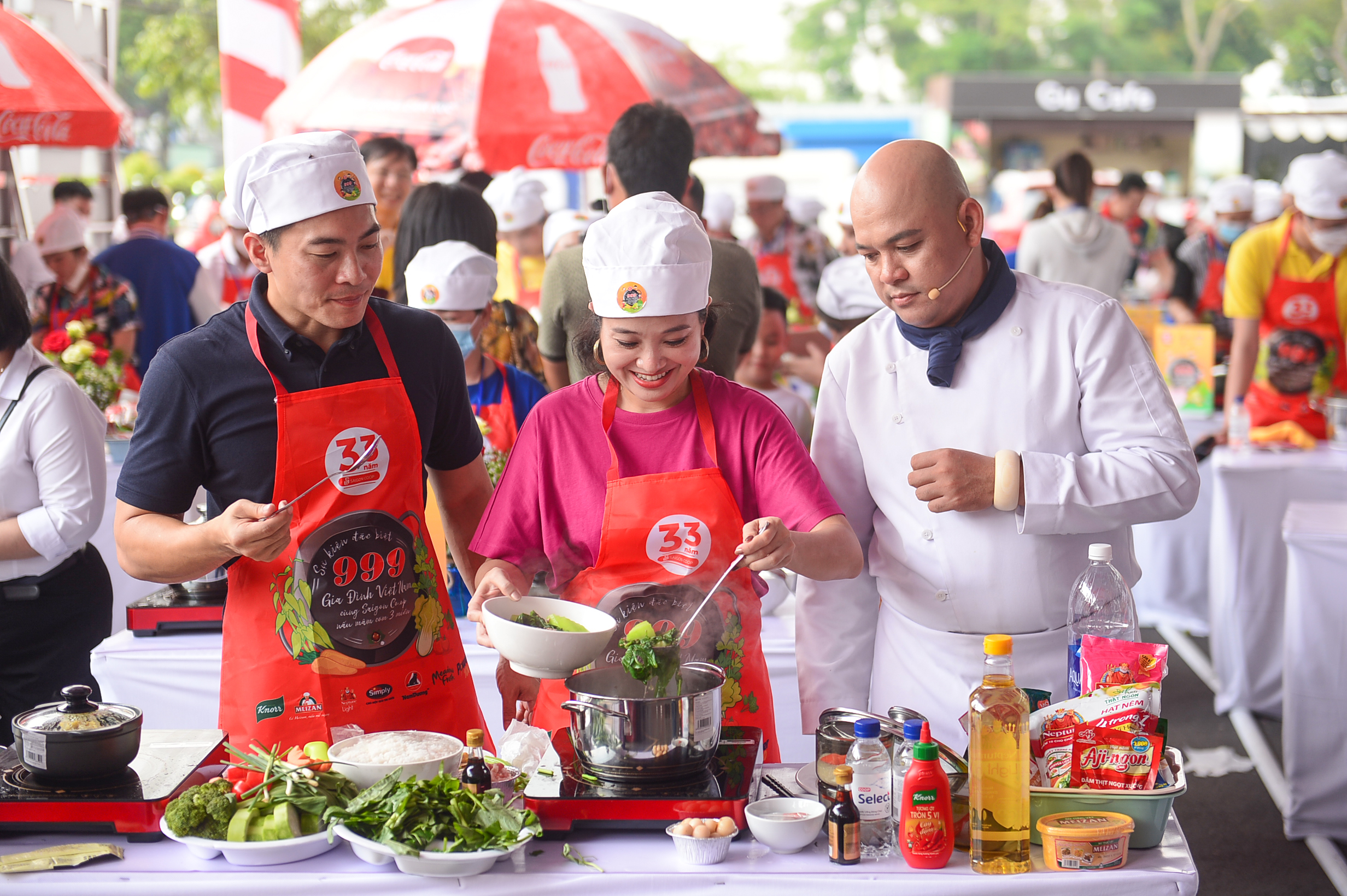 999 gia đình Việt xác lập kỷ lục cùng Saigon Co.op - Ảnh 1. 999 gia đình Việt xác lập kỷ lục cùng Saigon Co.op - Ảnh 1.