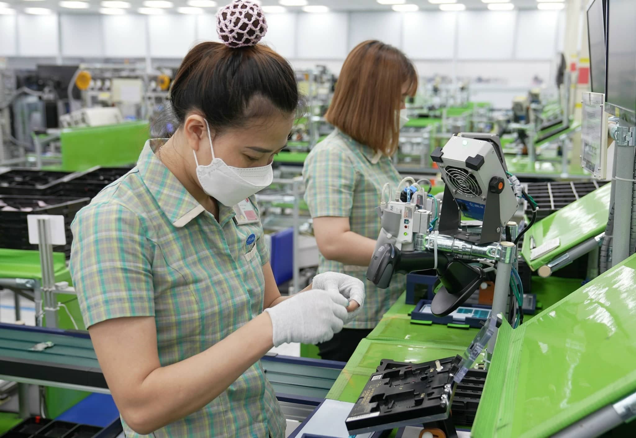 Thu nhập người dân giảm hơn 42.000 đồng/tháng trong năm 2021 - Ảnh 1. Thu nhập người dân giảm hơn 42.000 đồng/tháng trong năm 2021 - Ảnh 1.