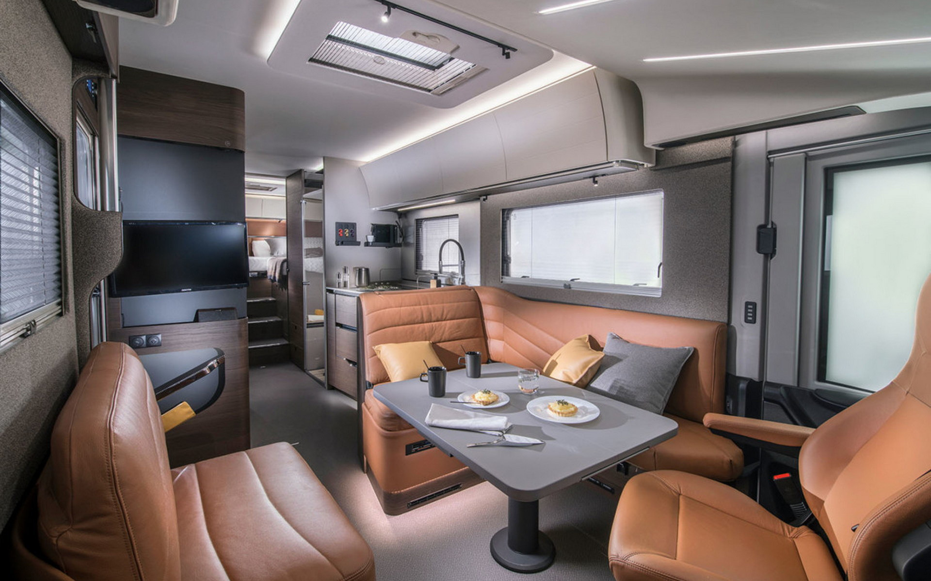 Mercedes-Benz Sprinter độ thành