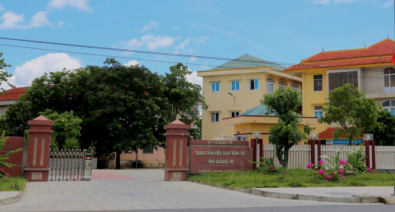 2 cán bộ CDC Quảng Trị bị công an mời làm việc vì nghi tuồn kit xét nghiệm COVID-19 ra ngoài bán - Ảnh 1. 2 cán bộ CDC Quảng Trị bị công an mời làm việc vì nghi tuồn kit xét nghiệm COVID-19 ra ngoài bán - Ảnh 1.